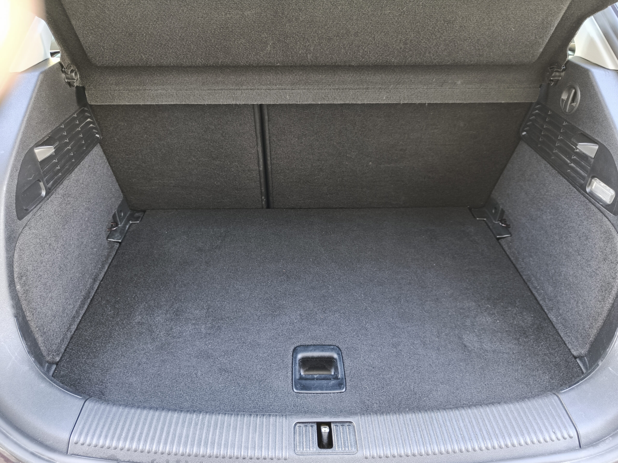 AUDI A1 1.4 TFSI AMBITION S-TRONIC – 122cv – 2012 – 259.000 kms