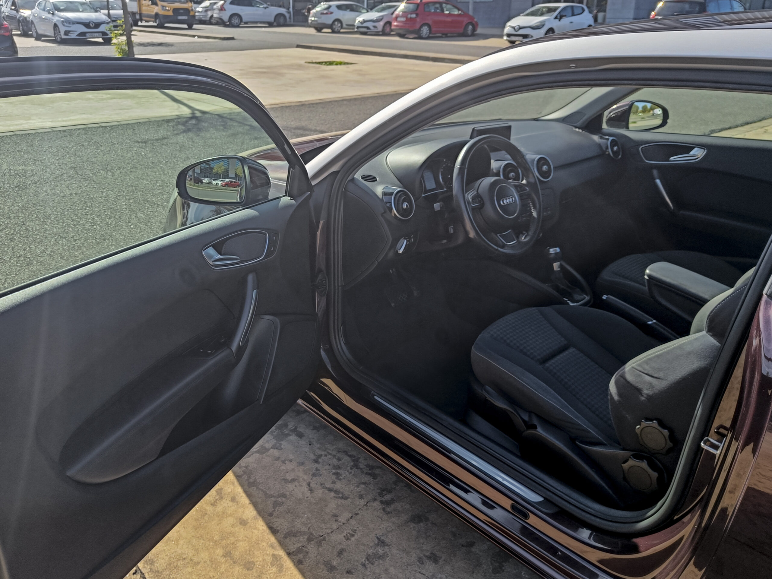 AUDI A1 1.4 TFSI AMBITION S-TRONIC – 122cv – 2012 – 259.000 kms