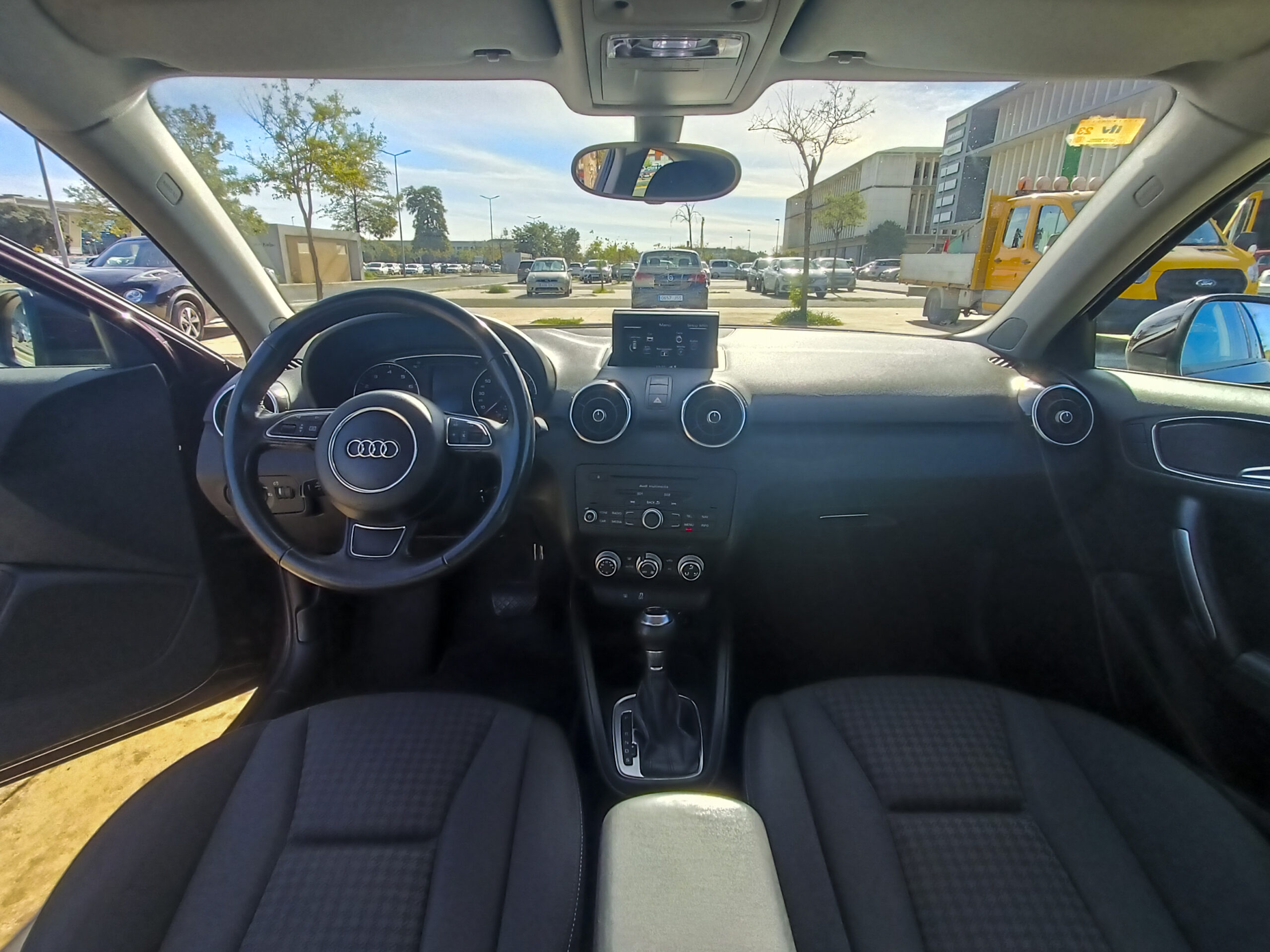 AUDI A1 1.4 TFSI AMBITION S-TRONIC – 122cv – 2012 – 259.000 kms