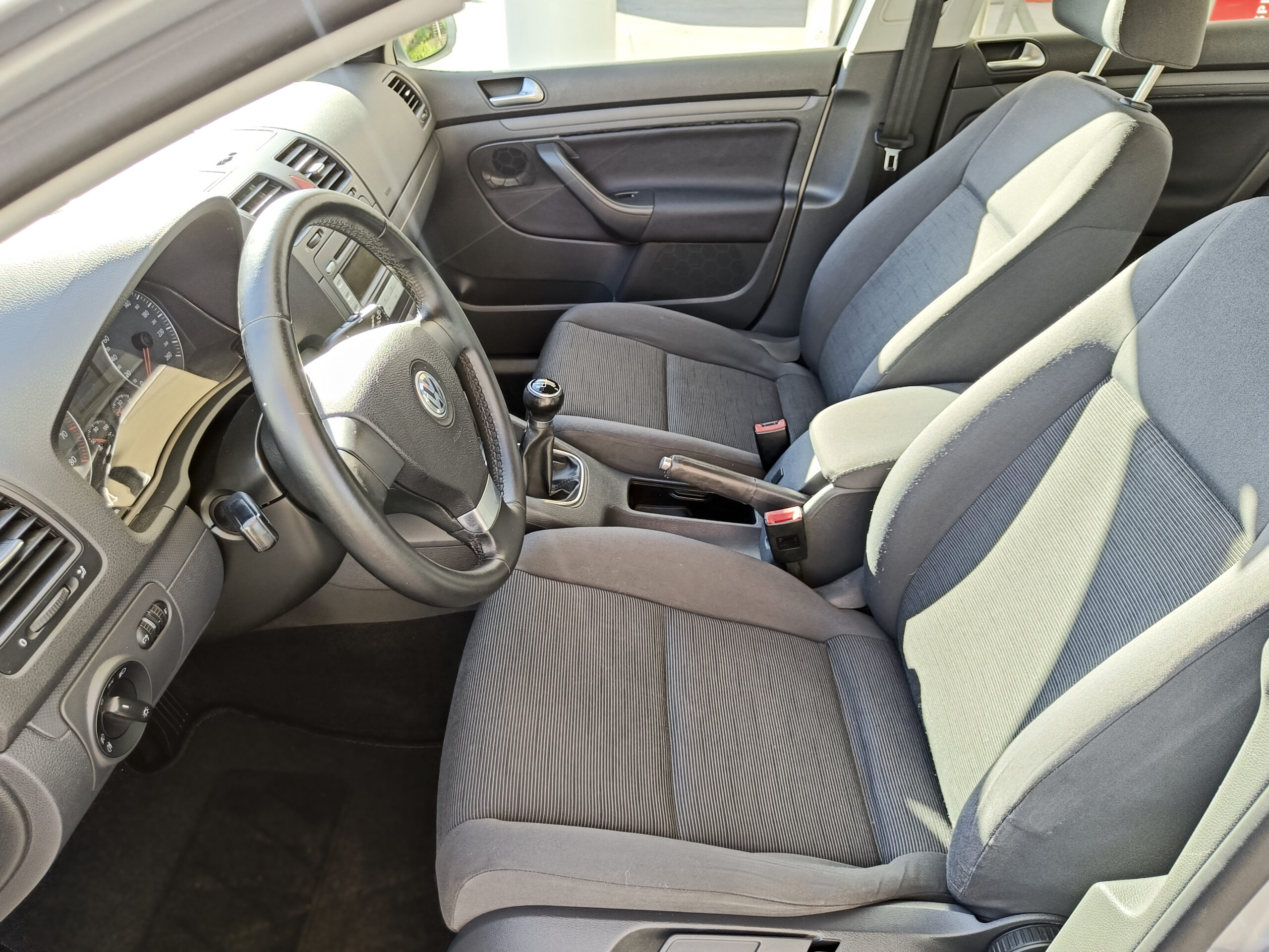 VOLKSWAGEN GOLF V – 1.6 Gasolina – 102cv – 2008 – 94.000 kms