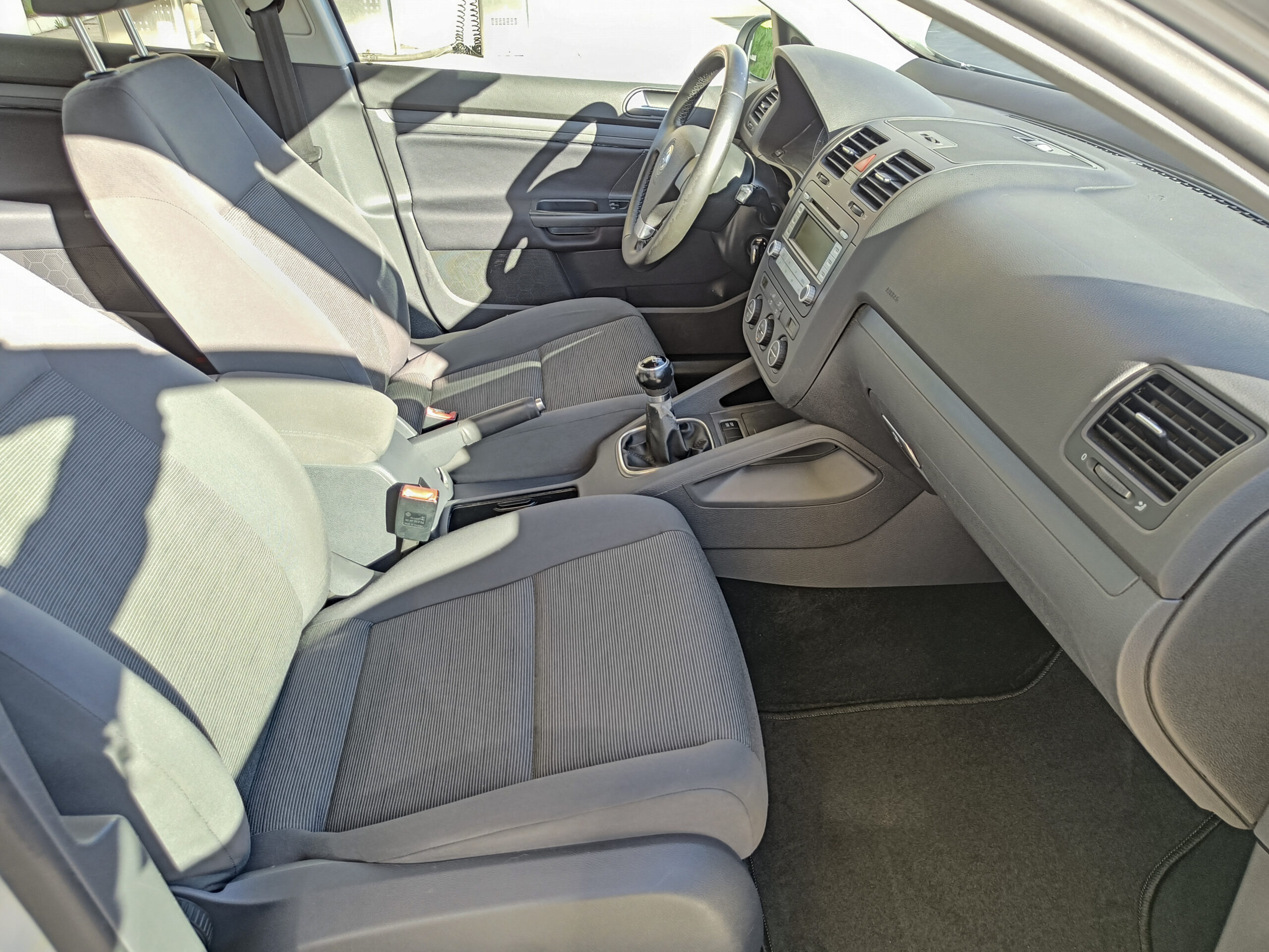 VOLKSWAGEN GOLF V – 1.6 Gasolina – 102cv – 2008 – 94.000 kms