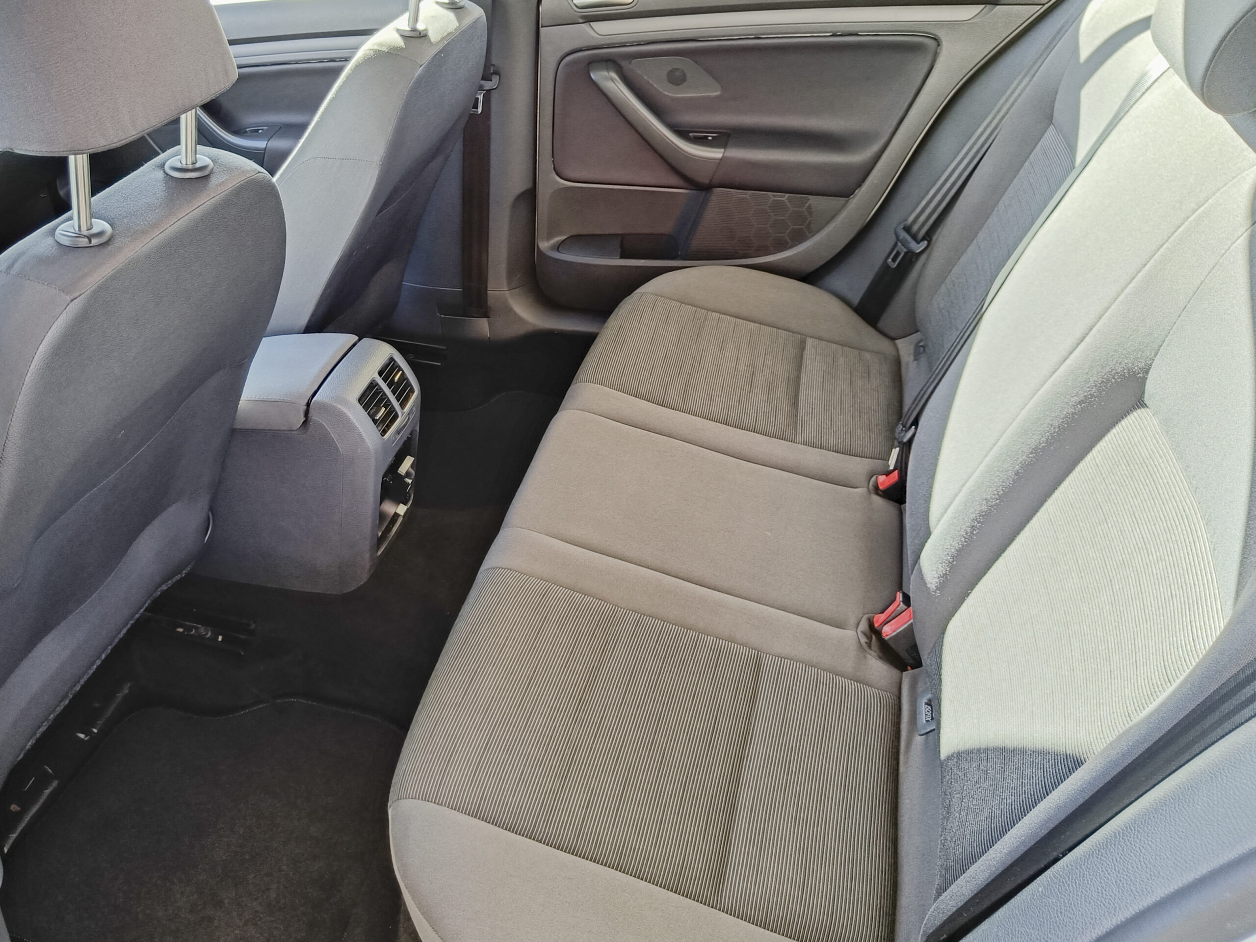 VOLKSWAGEN GOLF V – 1.6 Gasolina – 102cv – 2008 – 94.000 kms