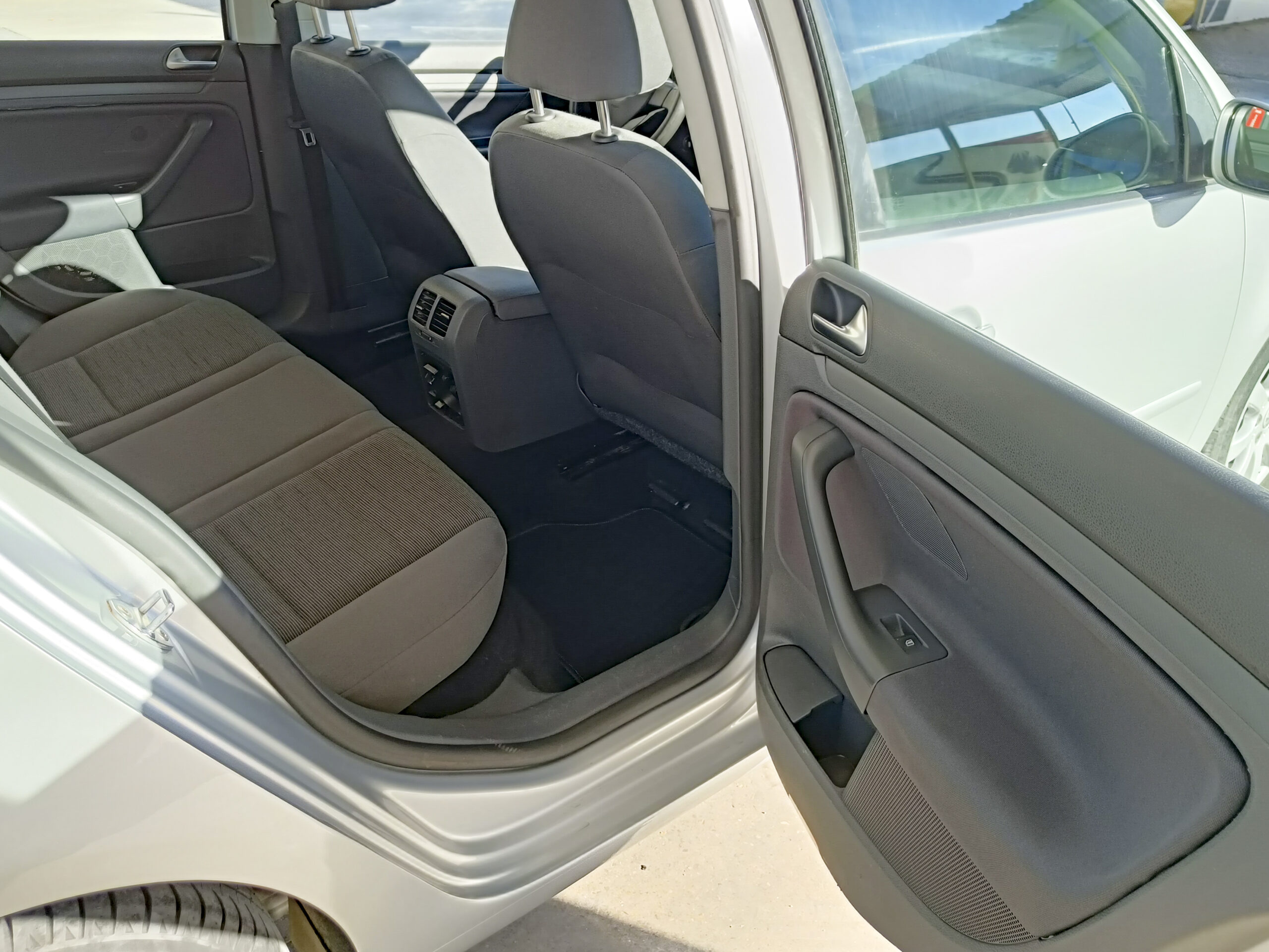 VOLKSWAGEN GOLF V – 1.6 Gasolina – 102cv – 2008 – 94.000 kms