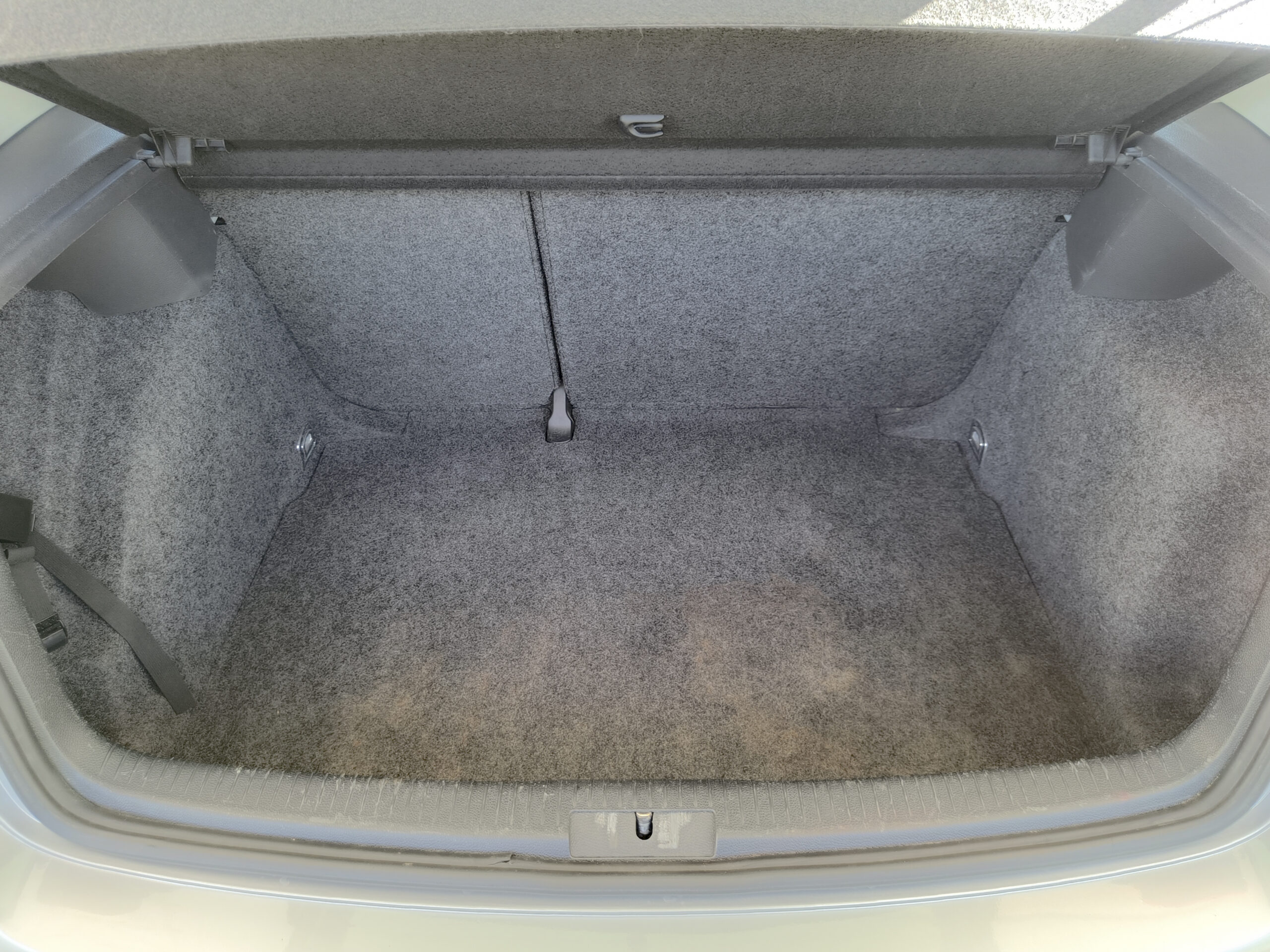 VOLKSWAGEN GOLF V – 1.6 Gasolina – 102cv – 2008 – 94.000 kms