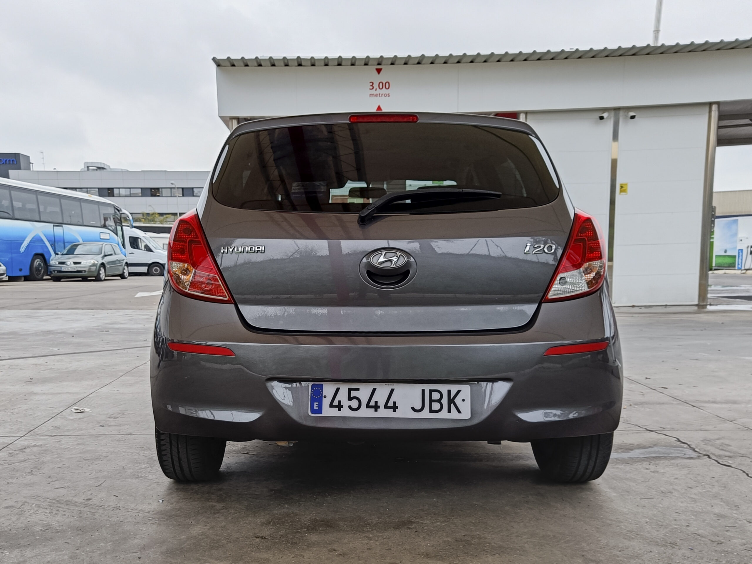 HYUNDAI i20 – Gasolina – 85cv – 2015 – 136.000 kms – desde 120€/mes