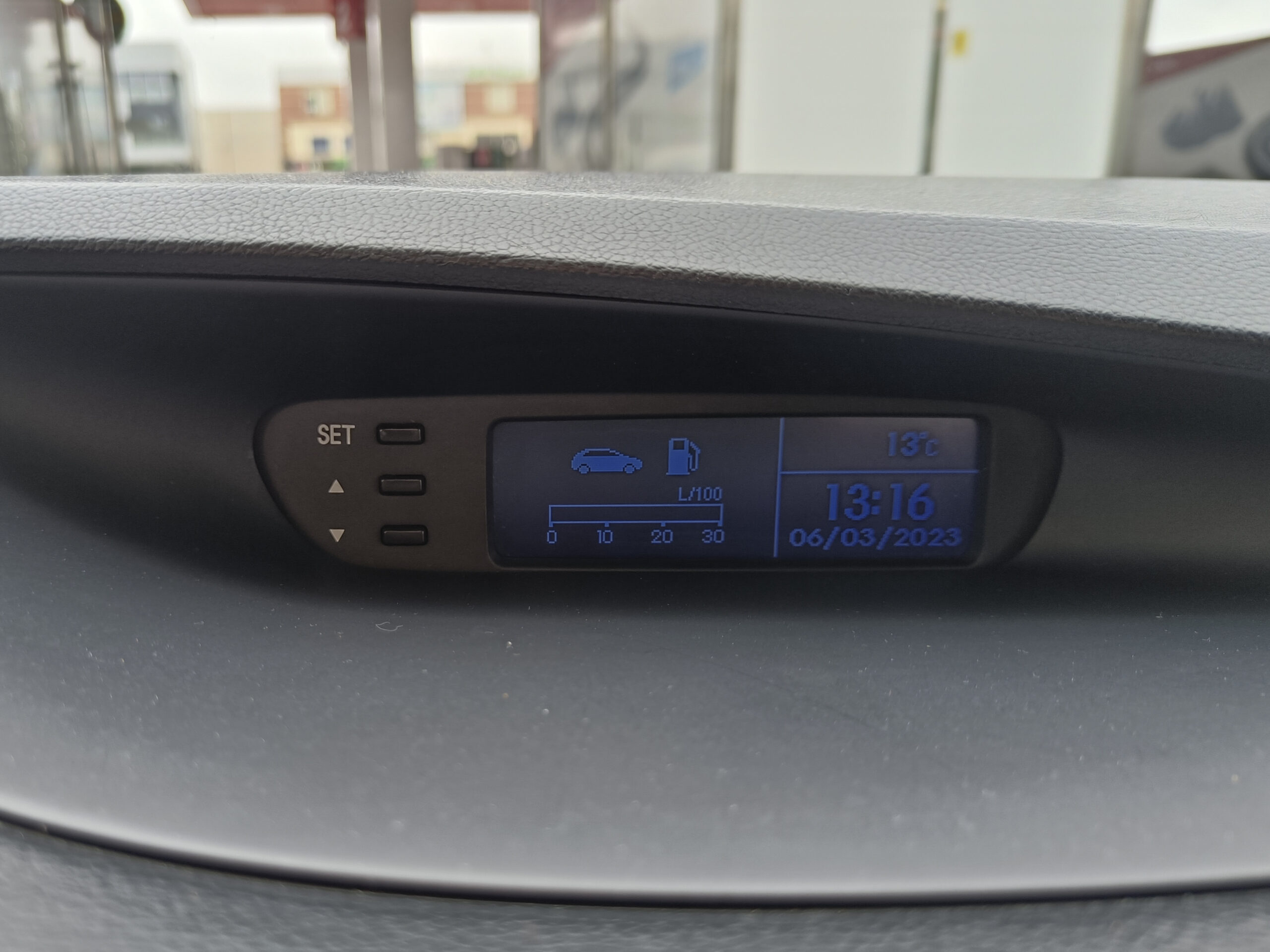 HYUNDAI i20 – Gasolina – 85cv – 2015 – 136.000 kms – desde 120€/mes