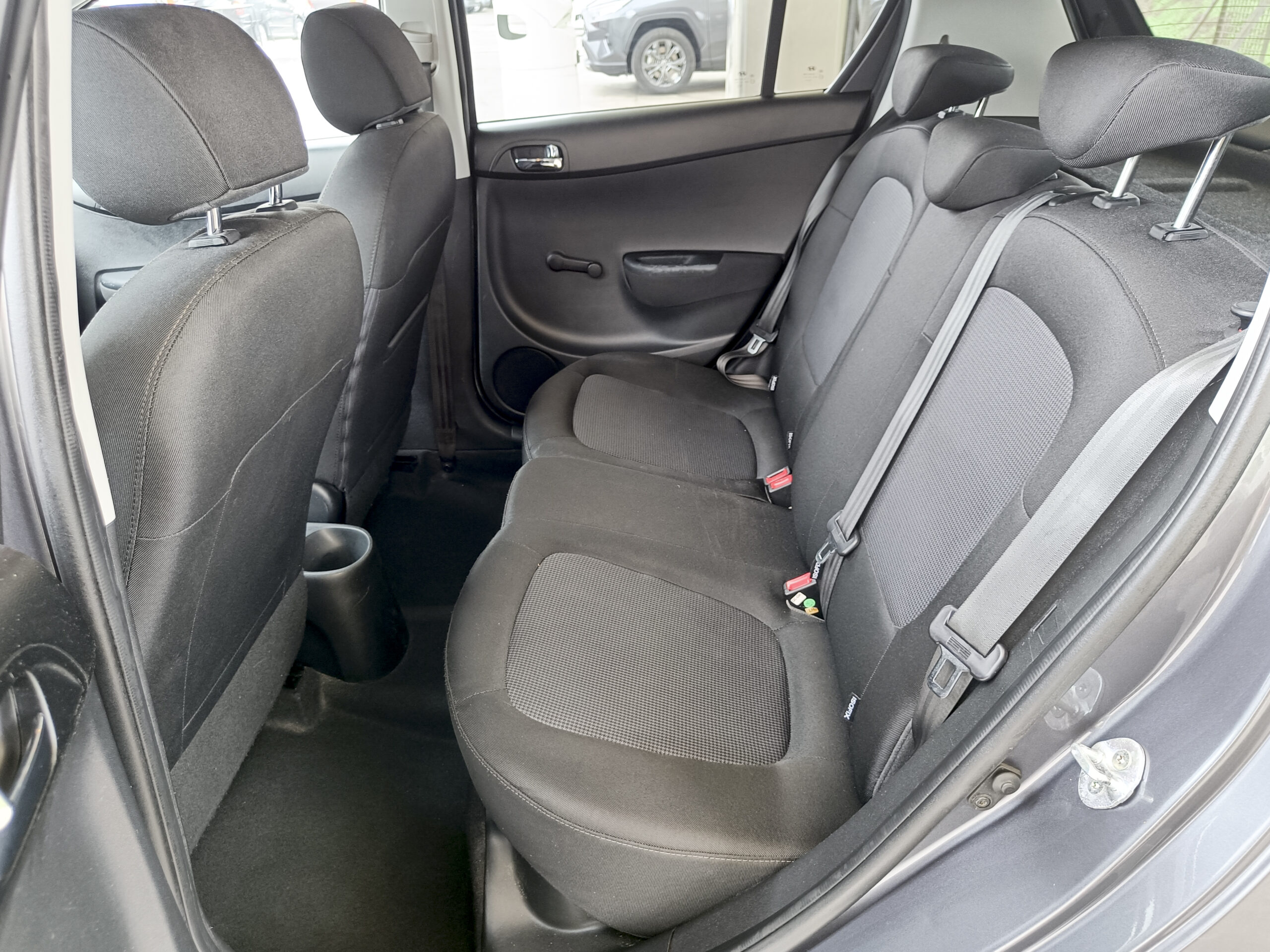 HYUNDAI i20 – Gasolina – 85cv – 2015 – 136.000 kms – desde 120€/mes