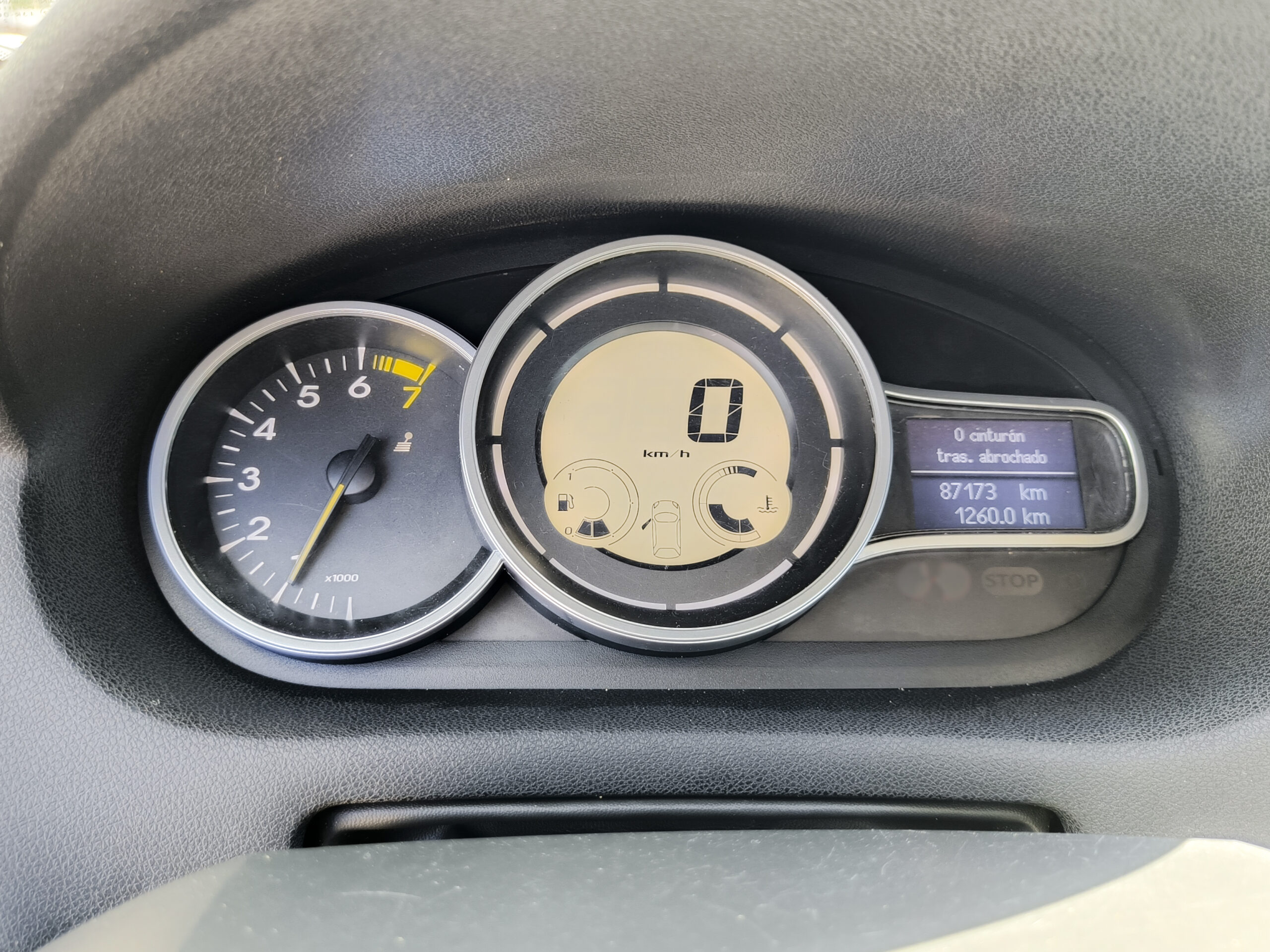 RENAULT MEGANE III 1.6 AUTHENTIQUE – 2013 – GASOLINA – 101cv – 87.000 kms – desde 129€/mes – UNICO PROPIETARIO