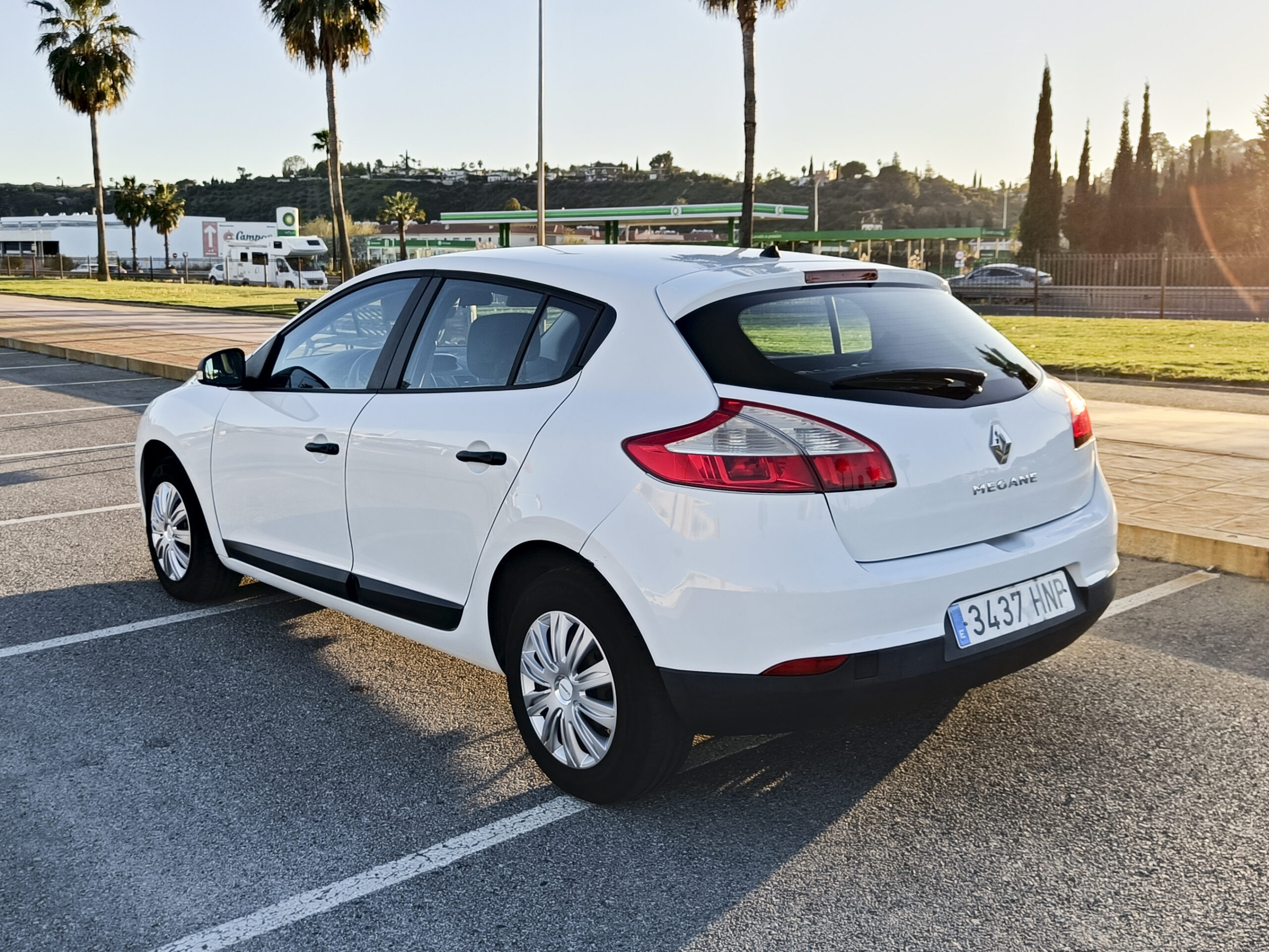 RENAULT MEGANE III 1.6 AUTHENTIQUE – 2013 – GASOLINA – 101cv – 87.000 kms – desde 129€/mes – UNICO PROPIETARIO