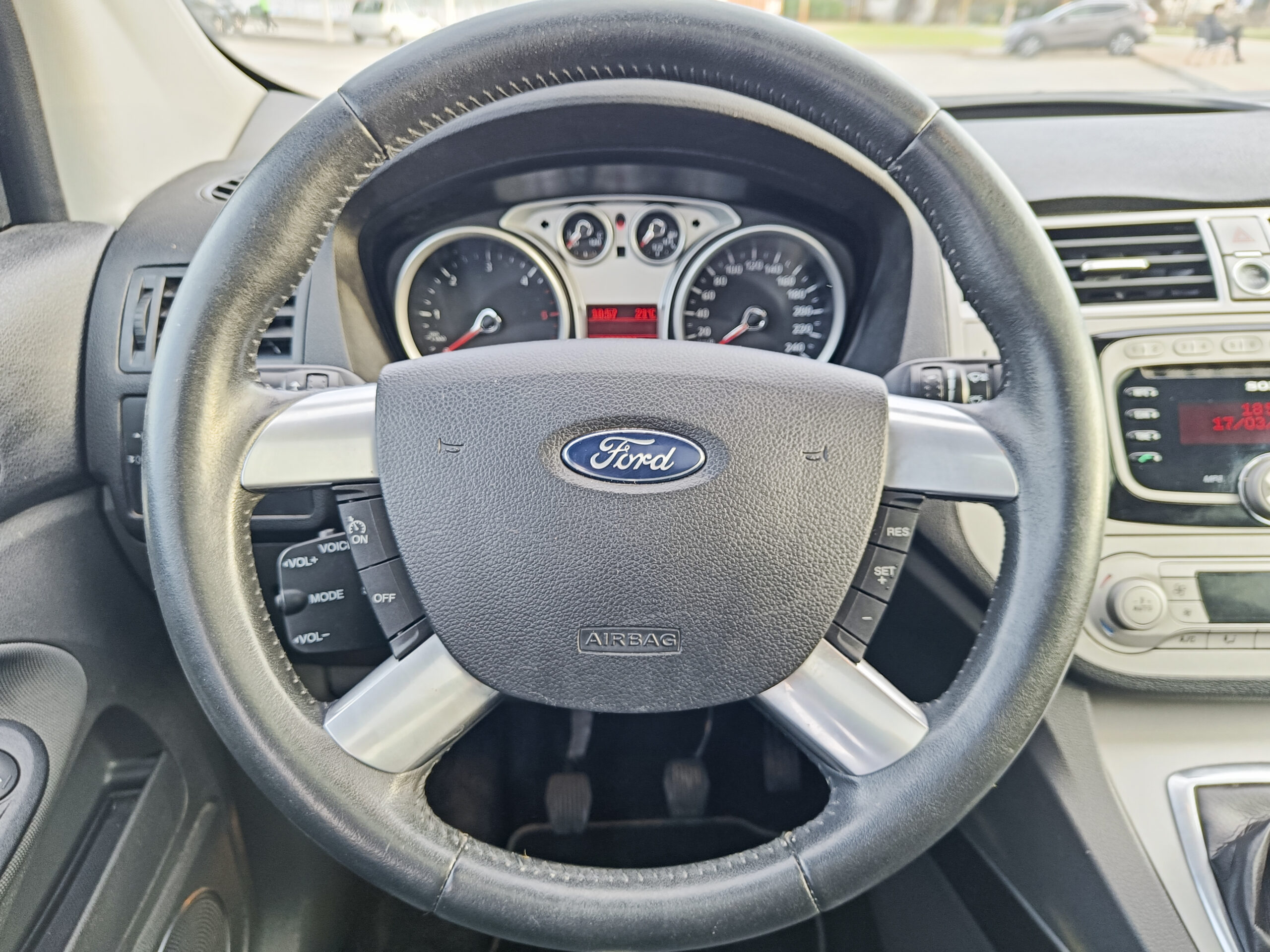 FORD KUGA 2.0 TDCi – DIESEL – 140CV – 2011 – 189.000 KMS – DESDE 160€/MES