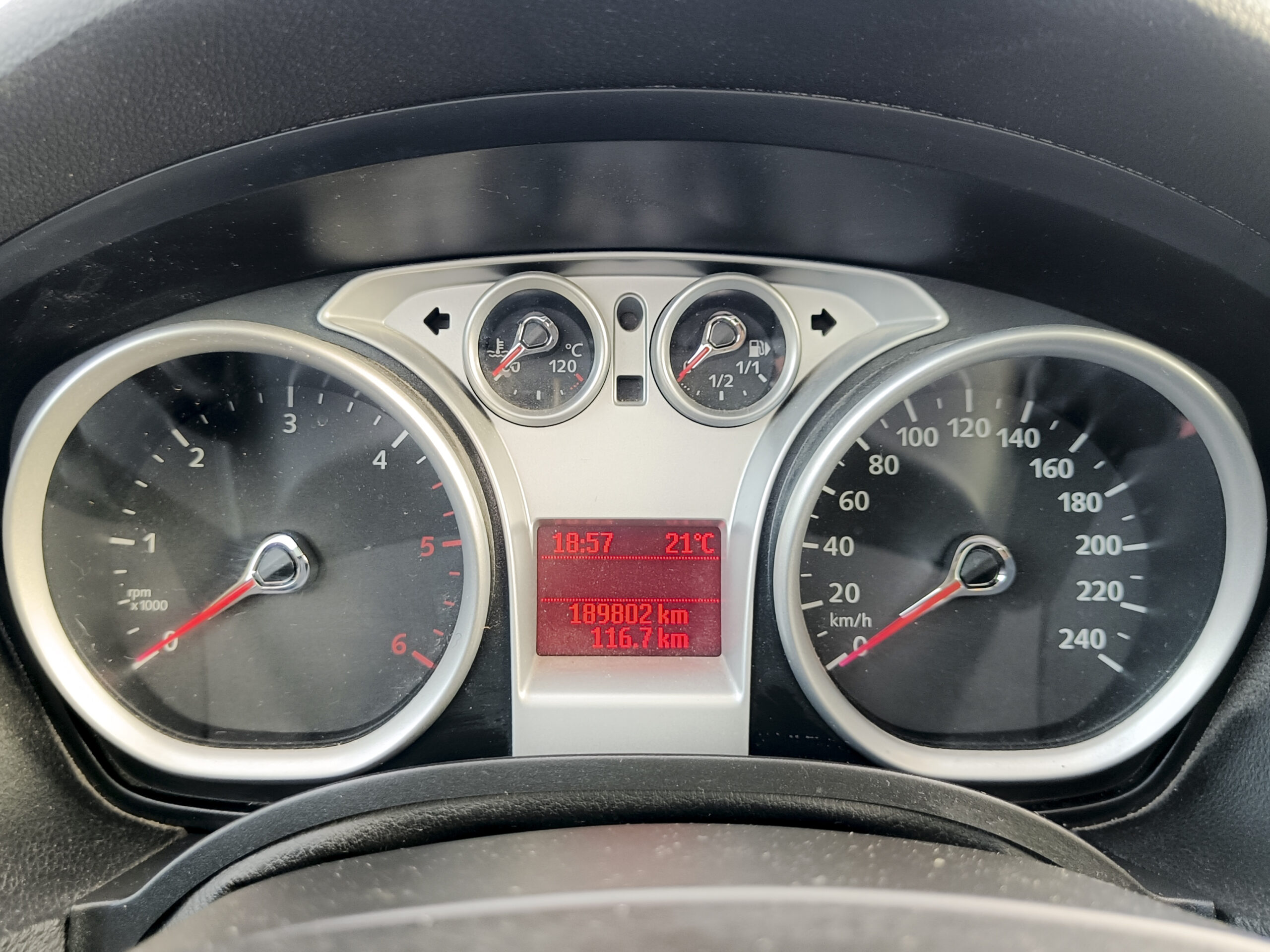 FORD KUGA 2.0 TDCi – DIESEL – 140CV – 2011 – 189.000 KMS – DESDE 160€/MES