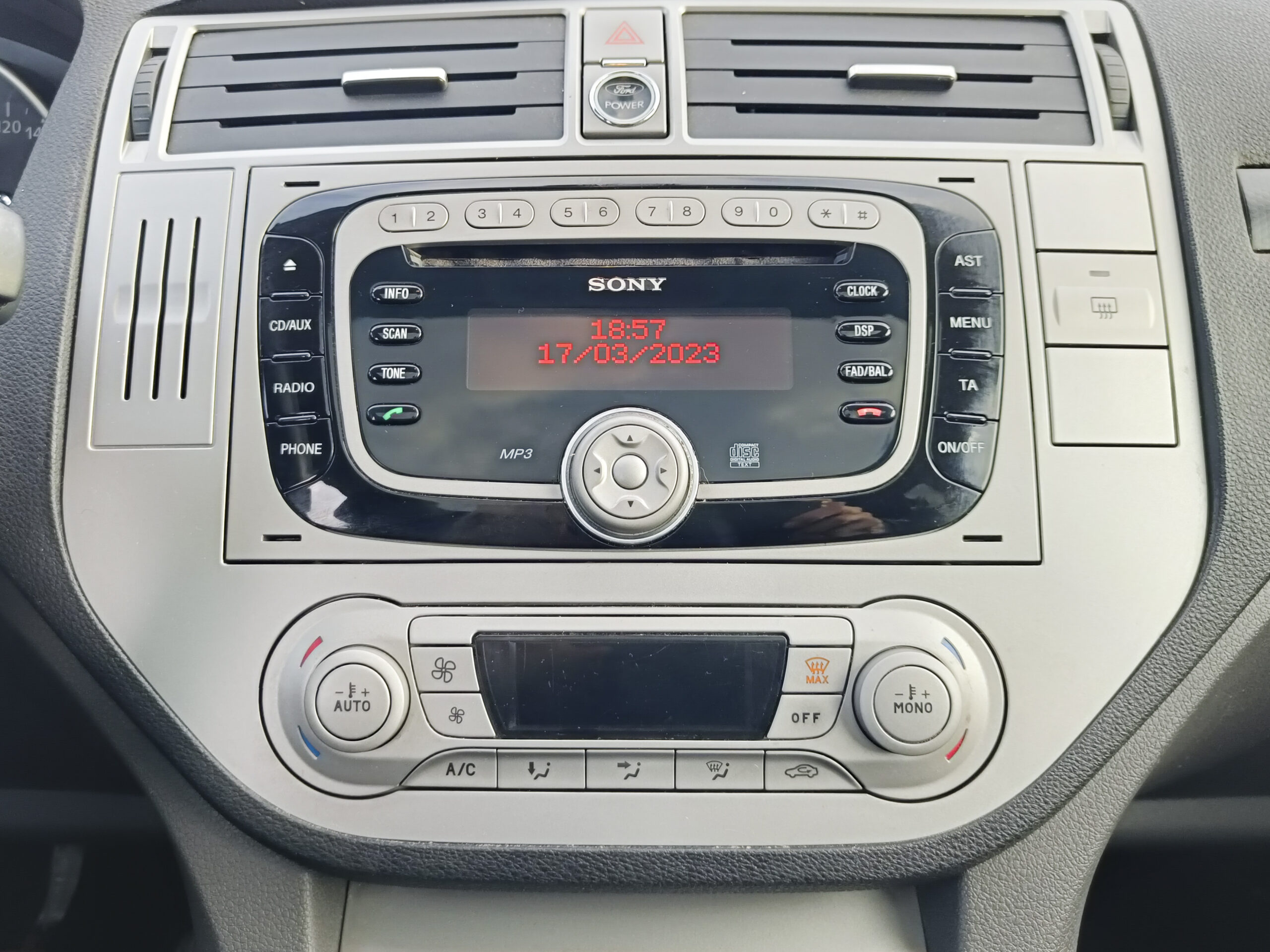 FORD KUGA 2.0 TDCi – DIESEL – 140CV – 2011 – 189.000 KMS – DESDE 160€/MES