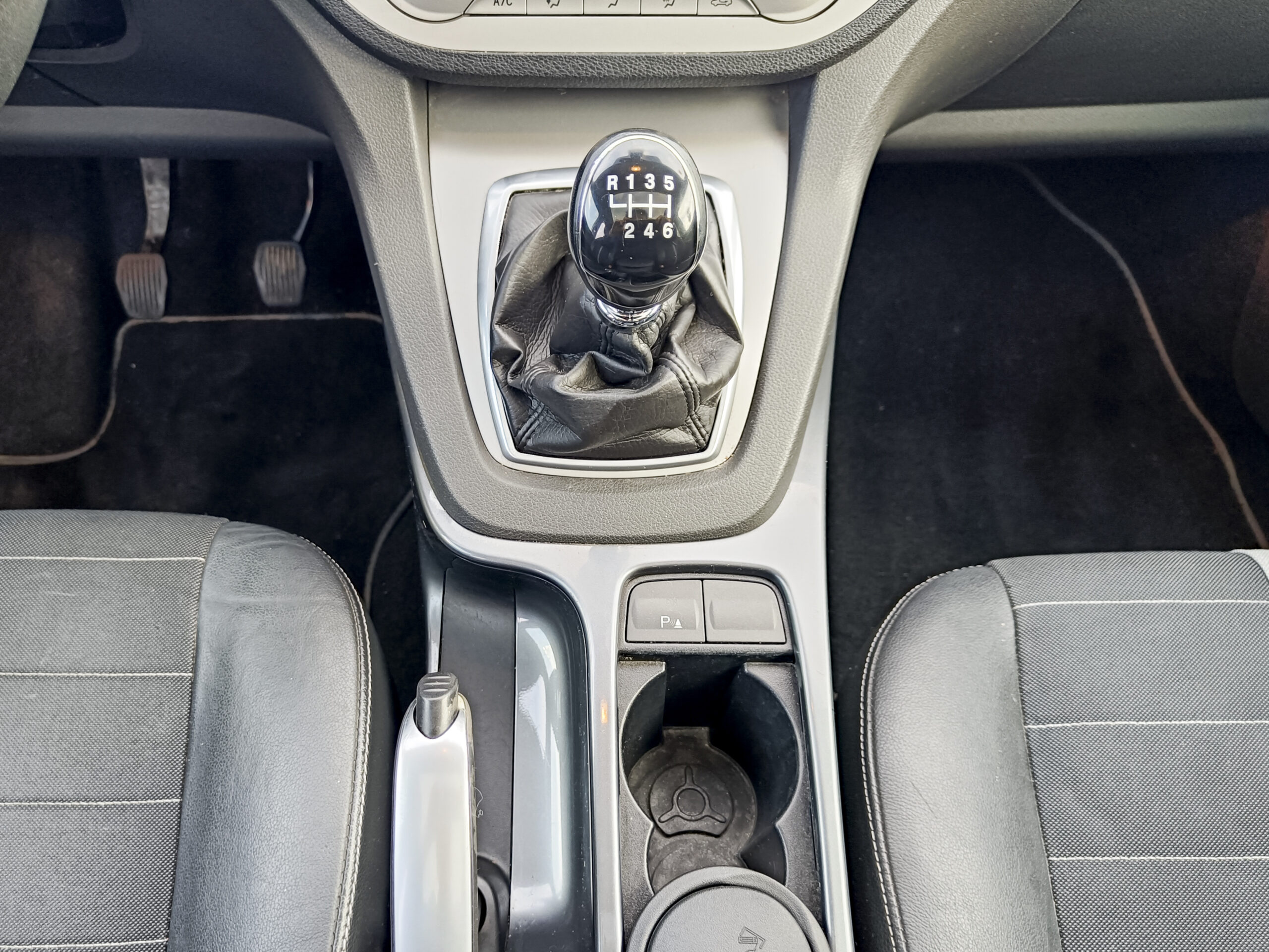 FORD KUGA 2.0 TDCi – DIESEL – 140CV – 2011 – 189.000 KMS – DESDE 160€/MES