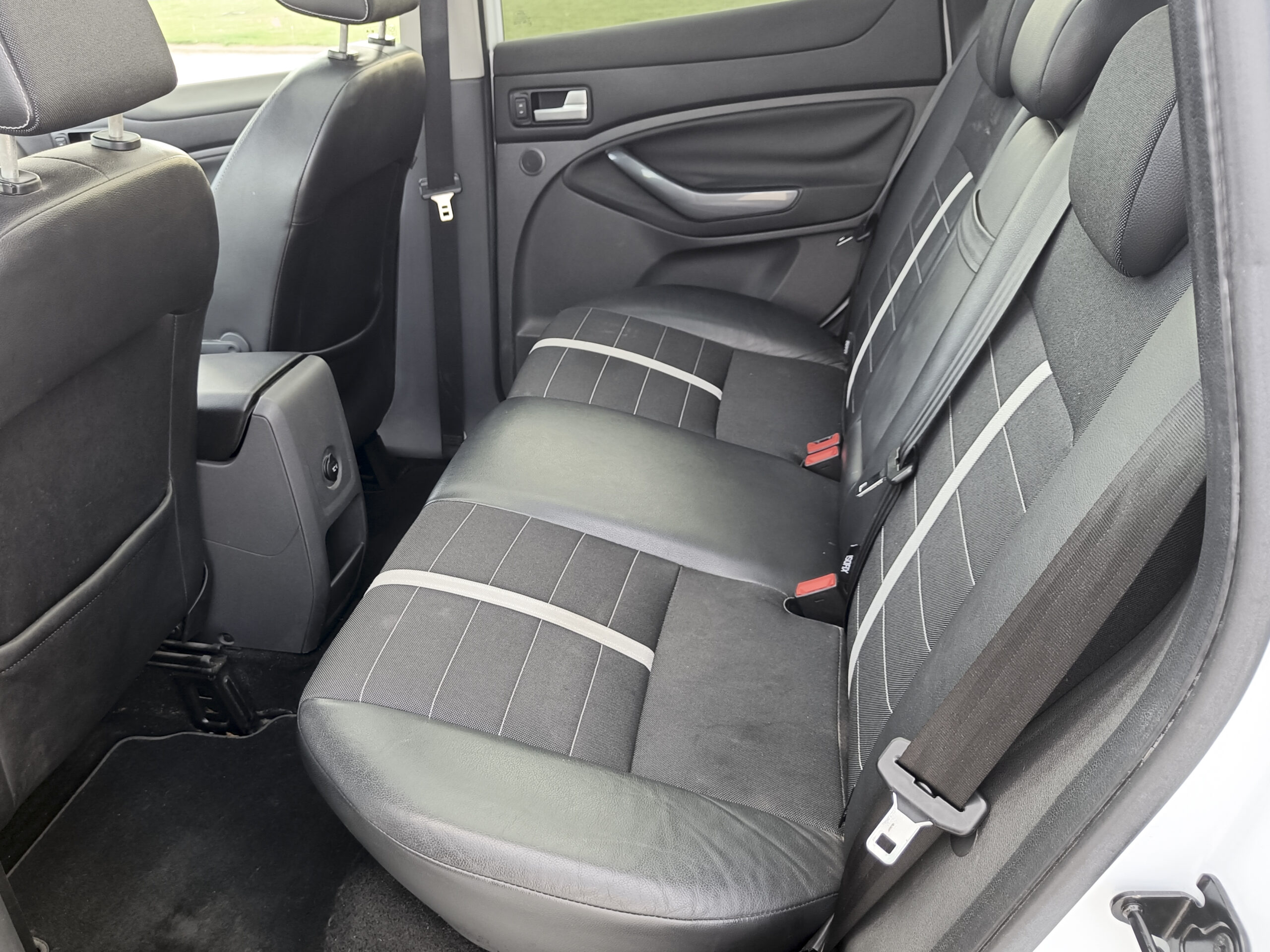 FORD KUGA 2.0 TDCi – DIESEL – 140CV – 2011 – 189.000 KMS – DESDE 160€/MES