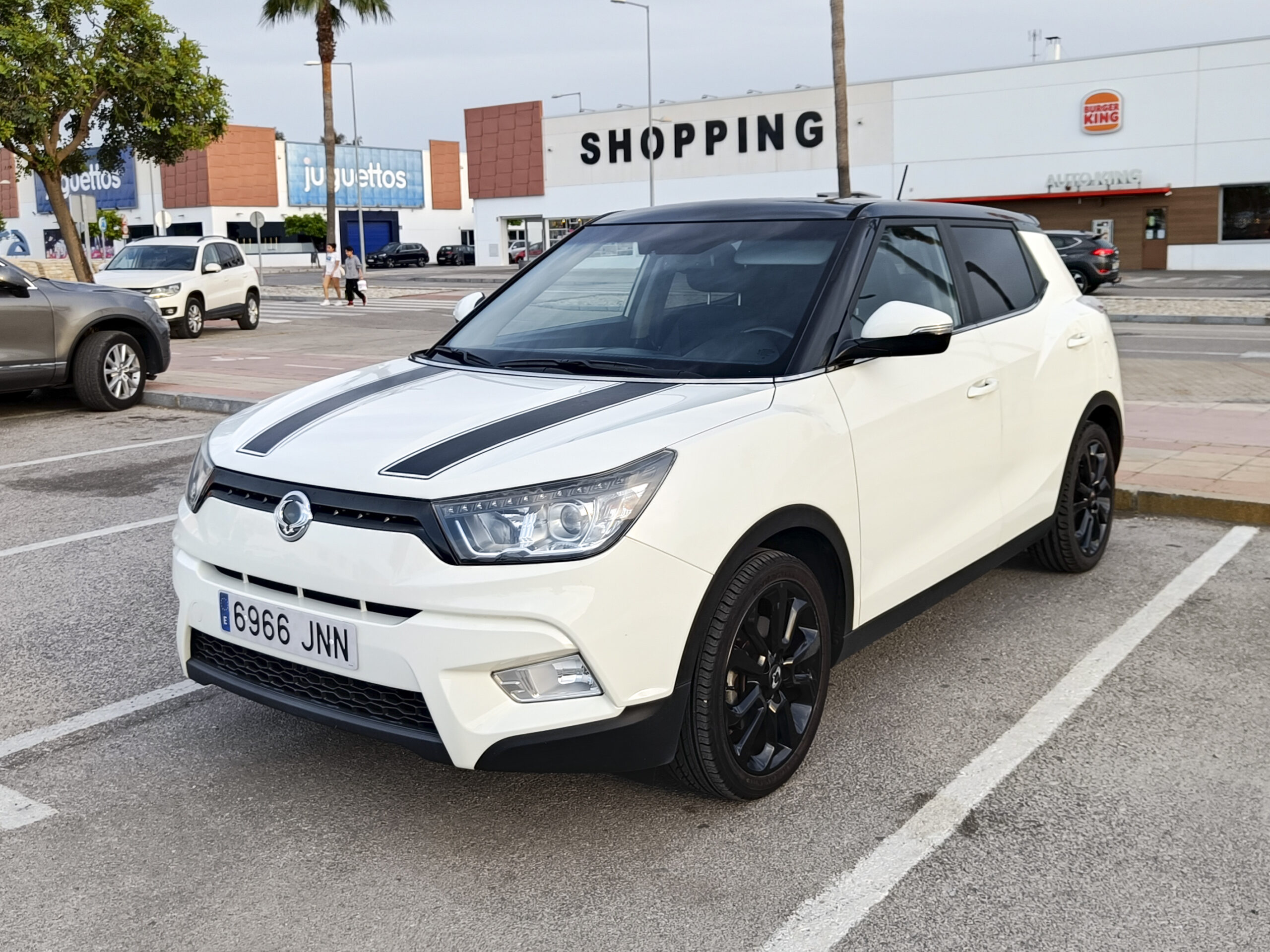 SSANGYONG TIVOLI G16 LINE 4×2 – 128 cv – 2016 – GASOLINA – 53.900 kms – desde 189€/mes – 18″ – NAVEGADOR – HASTA 1.200€ DESCUENTO
