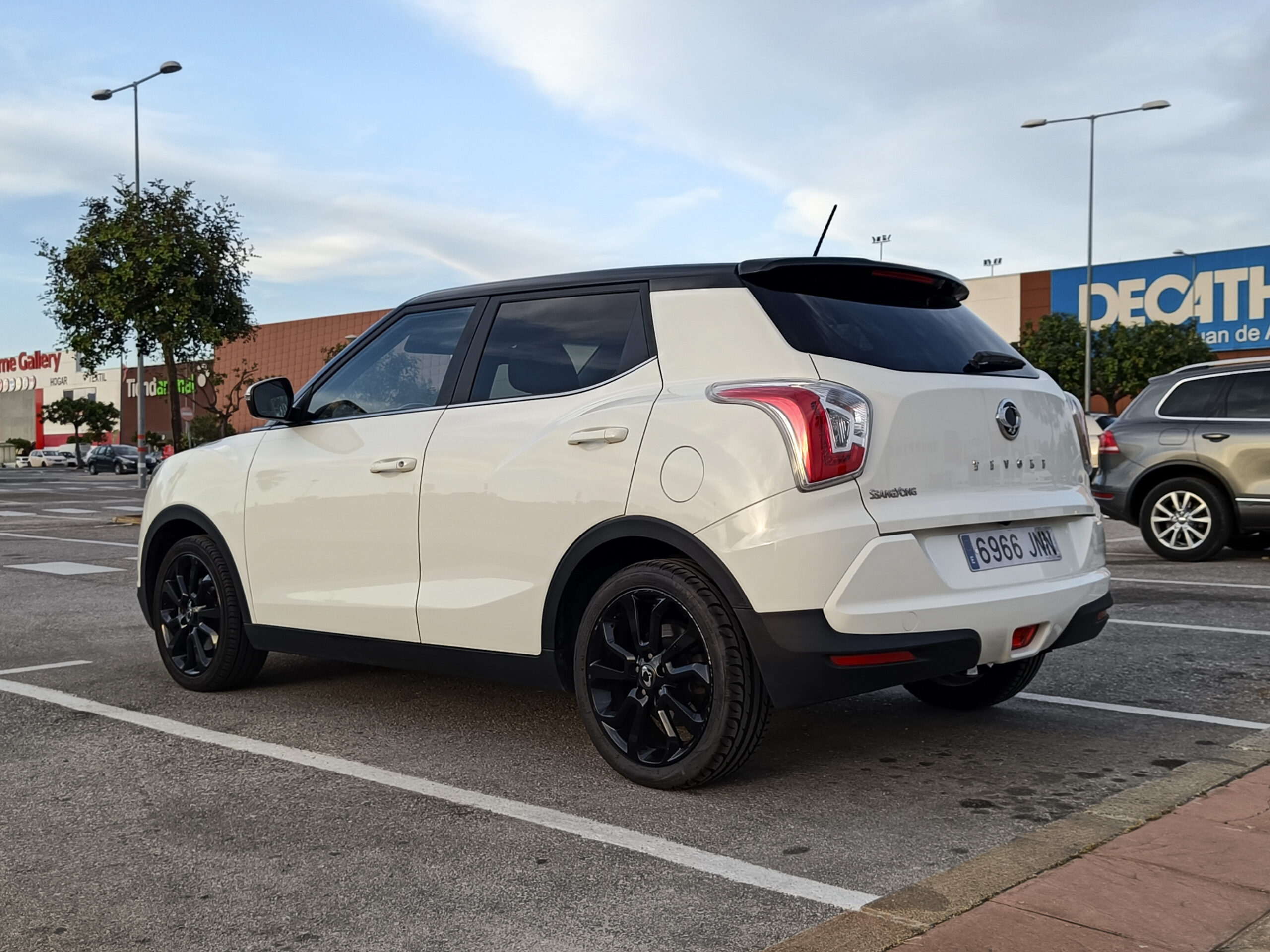 SSANGYONG TIVOLI G16 LINE 4×2 – 128 cv – 2016 – GASOLINA – 53.900 kms – desde 189€/mes – 18″ – NAVEGADOR – HASTA 1.200€ DESCUENTO