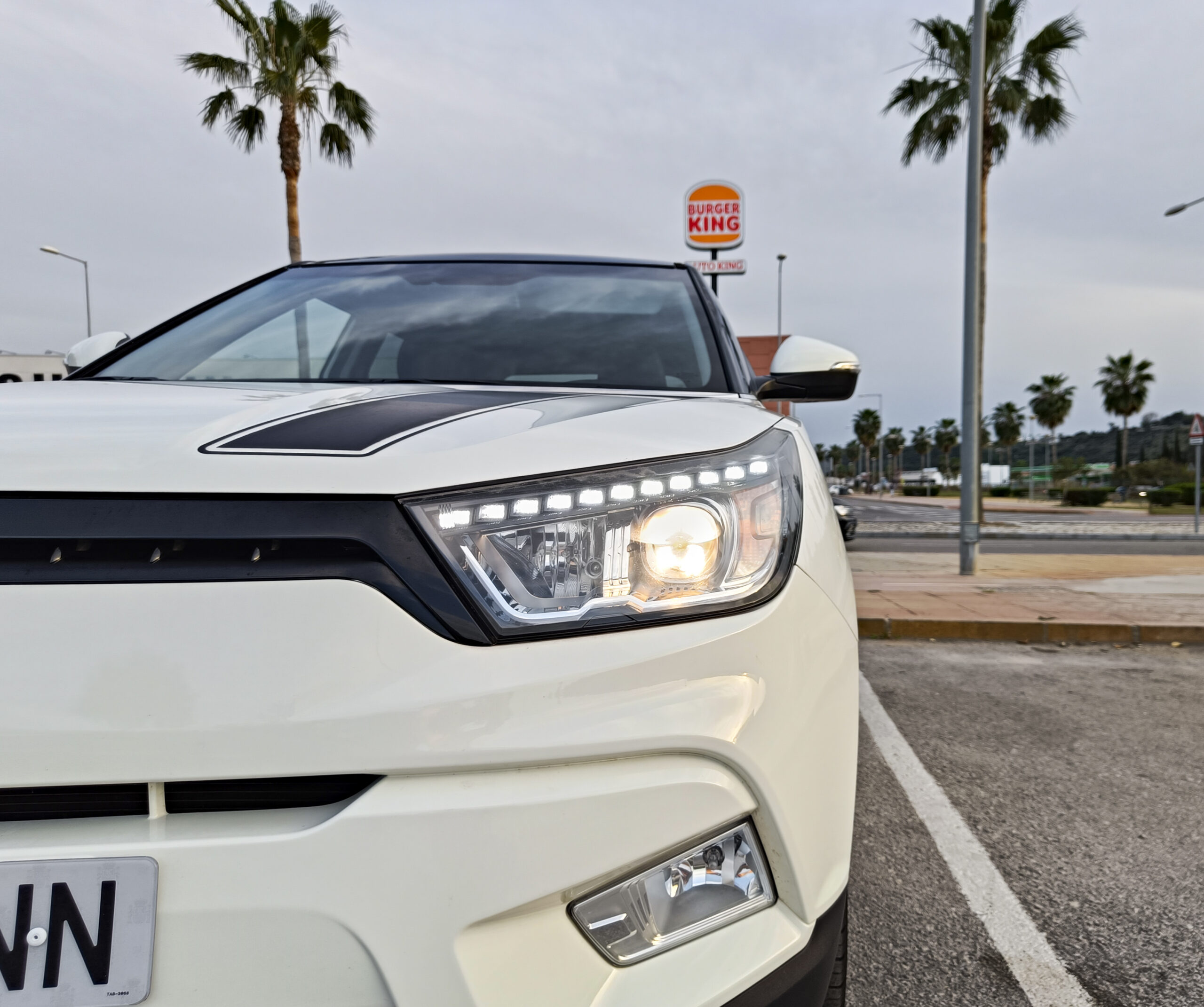 SSANGYONG TIVOLI G16 LINE 4×2 – 128 cv – 2016 – GASOLINA – 53.900 kms – desde 189€/mes – 18″ – NAVEGADOR – HASTA 1.200€ DESCUENTO