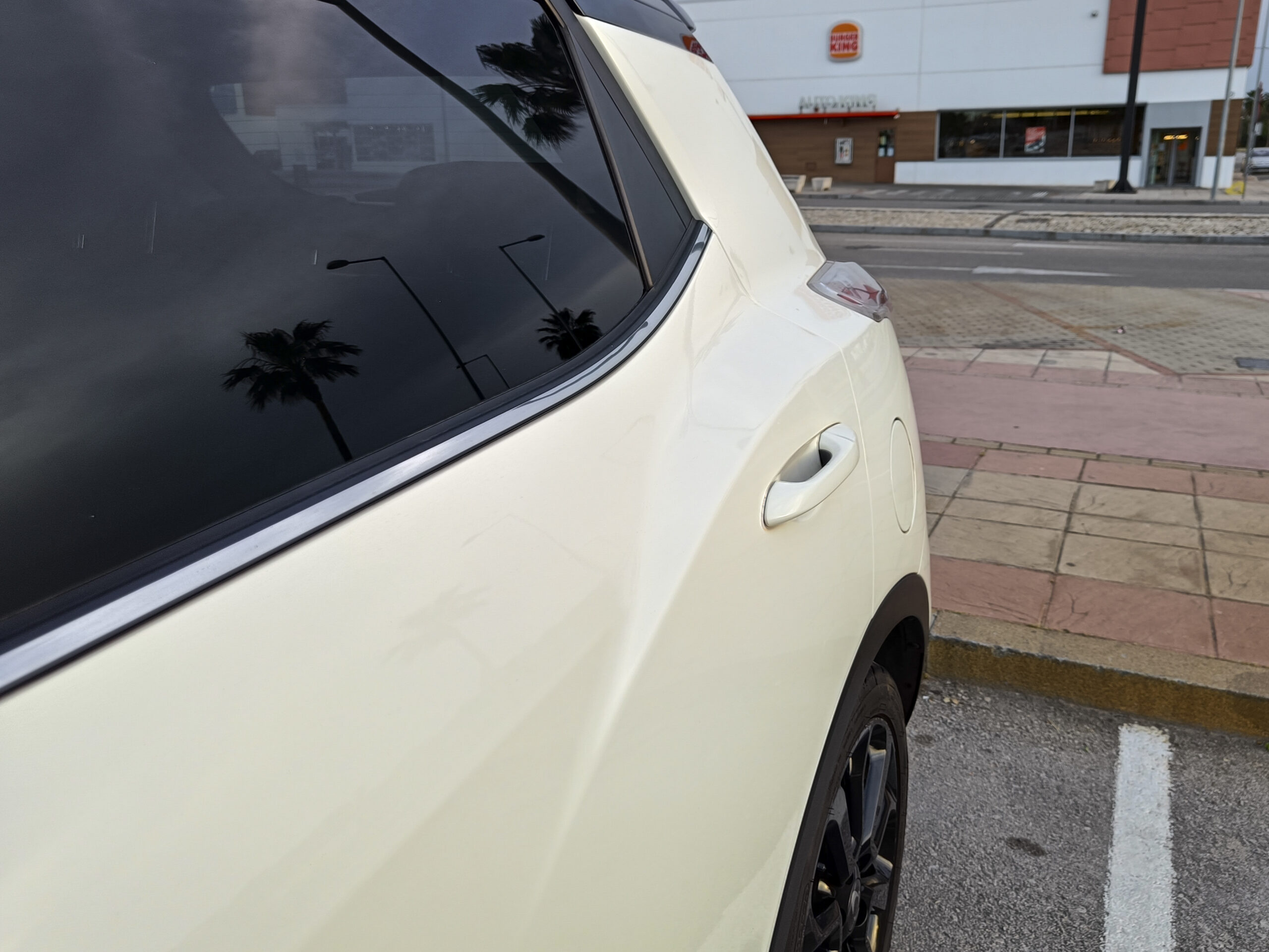 SSANGYONG TIVOLI G16 LINE 4×2 – 128 cv – 2016 – GASOLINA – 53.900 kms – desde 189€/mes – 18″ – NAVEGADOR – HASTA 1.200€ DESCUENTO