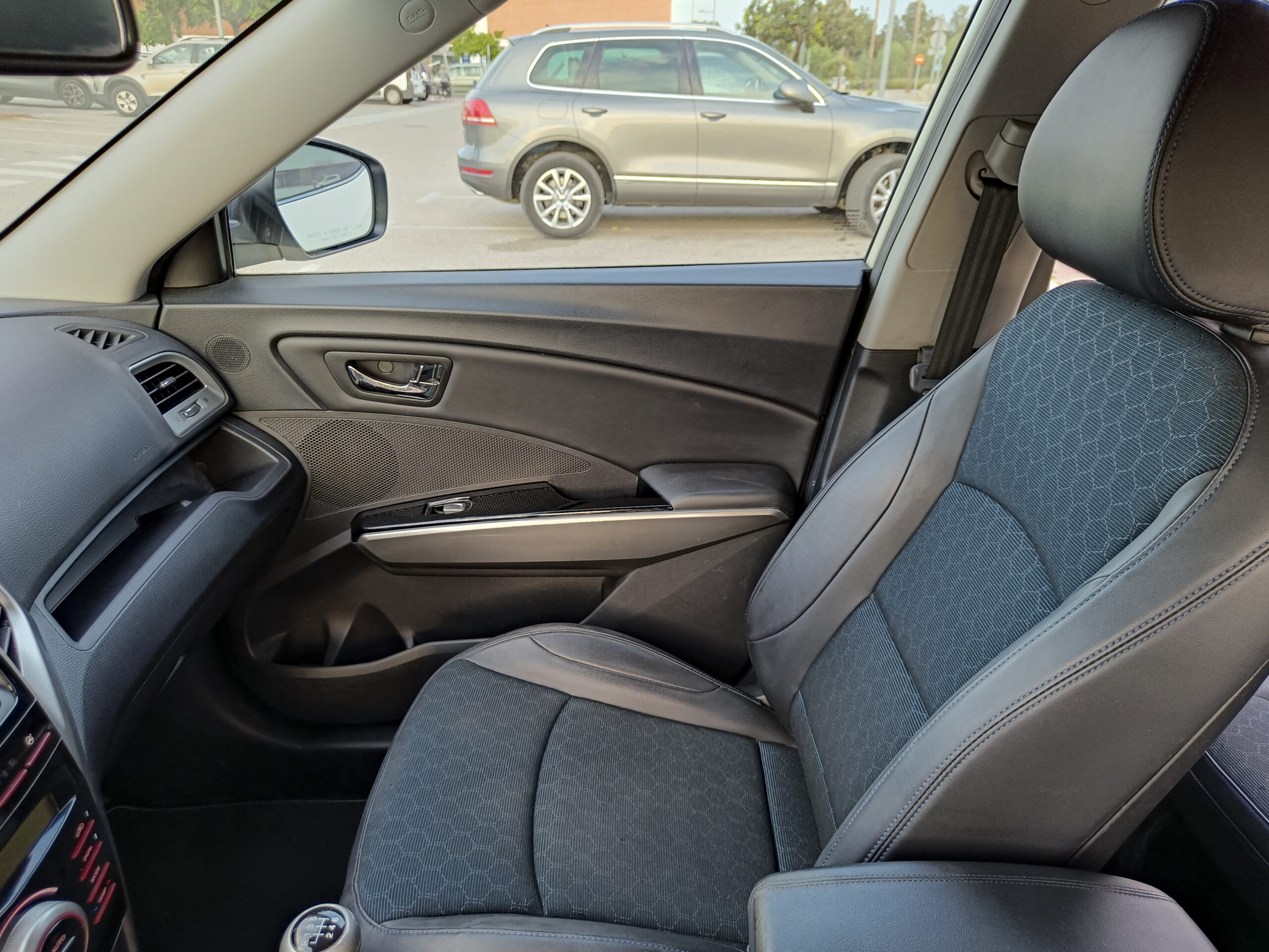 SSANGYONG TIVOLI G16 LINE 4×2 – 128 cv – 2016 – GASOLINA – 53.900 kms – desde 189€/mes – 18″ – NAVEGADOR – HASTA 1.200€ DESCUENTO