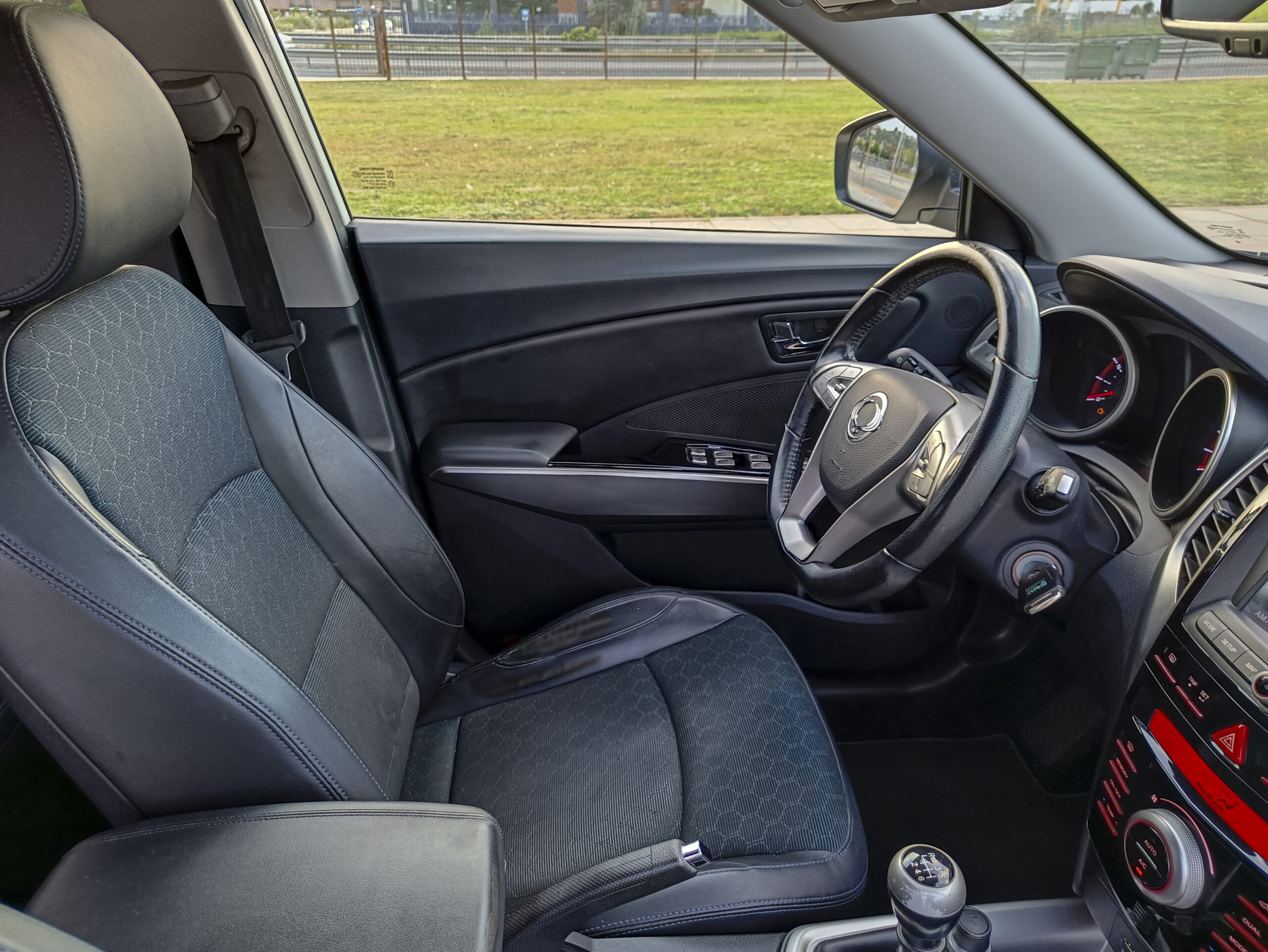 SSANGYONG TIVOLI G16 LINE 4×2 – 128 cv – 2016 – GASOLINA – 53.900 kms – desde 189€/mes – 18″ – NAVEGADOR – HASTA 1.200€ DESCUENTO