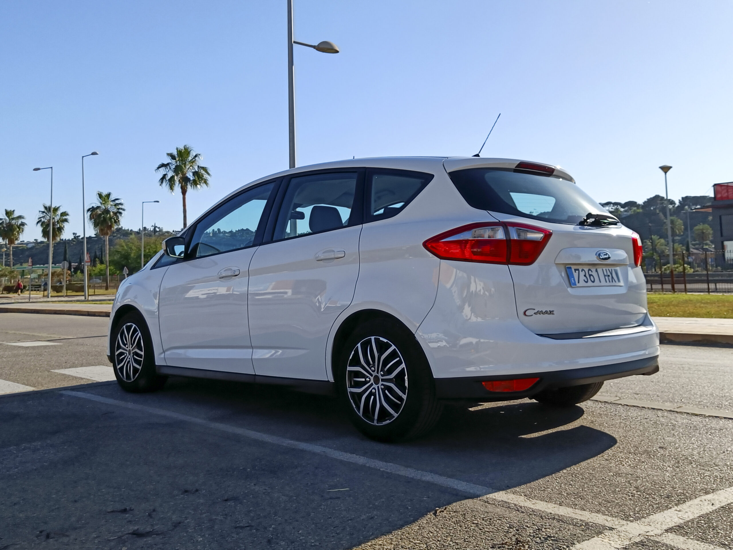 FORD C-MAX 1.6 TDCi – 115 cv – 2014 – Diesel – 139.000 kms – desde 152€/mes – Hasta 500€ descuento