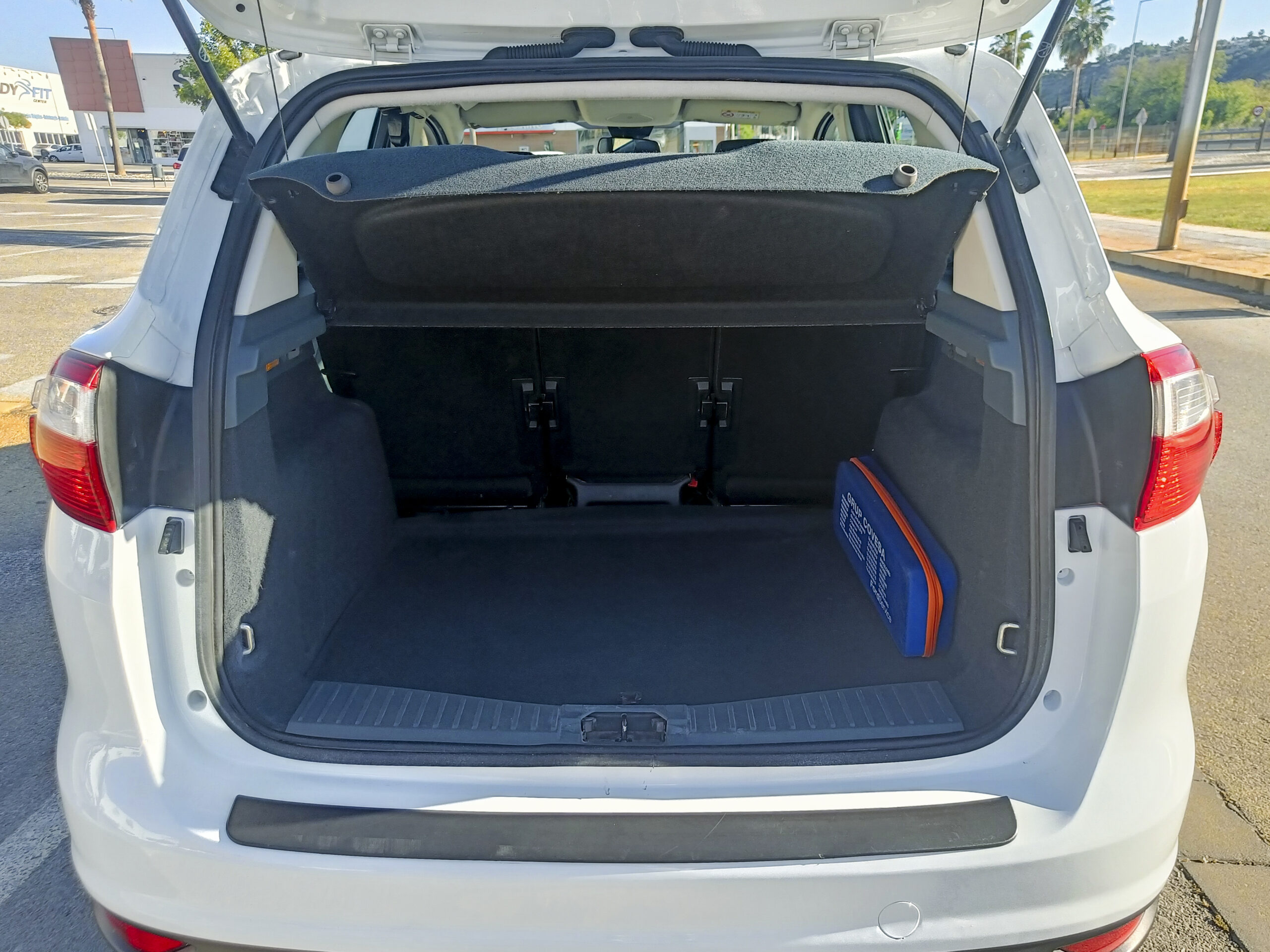 FORD C-MAX 1.6 TDCi – 115 cv – 2014 – Diesel – 139.000 kms – desde 152€/mes – Hasta 500€ descuento