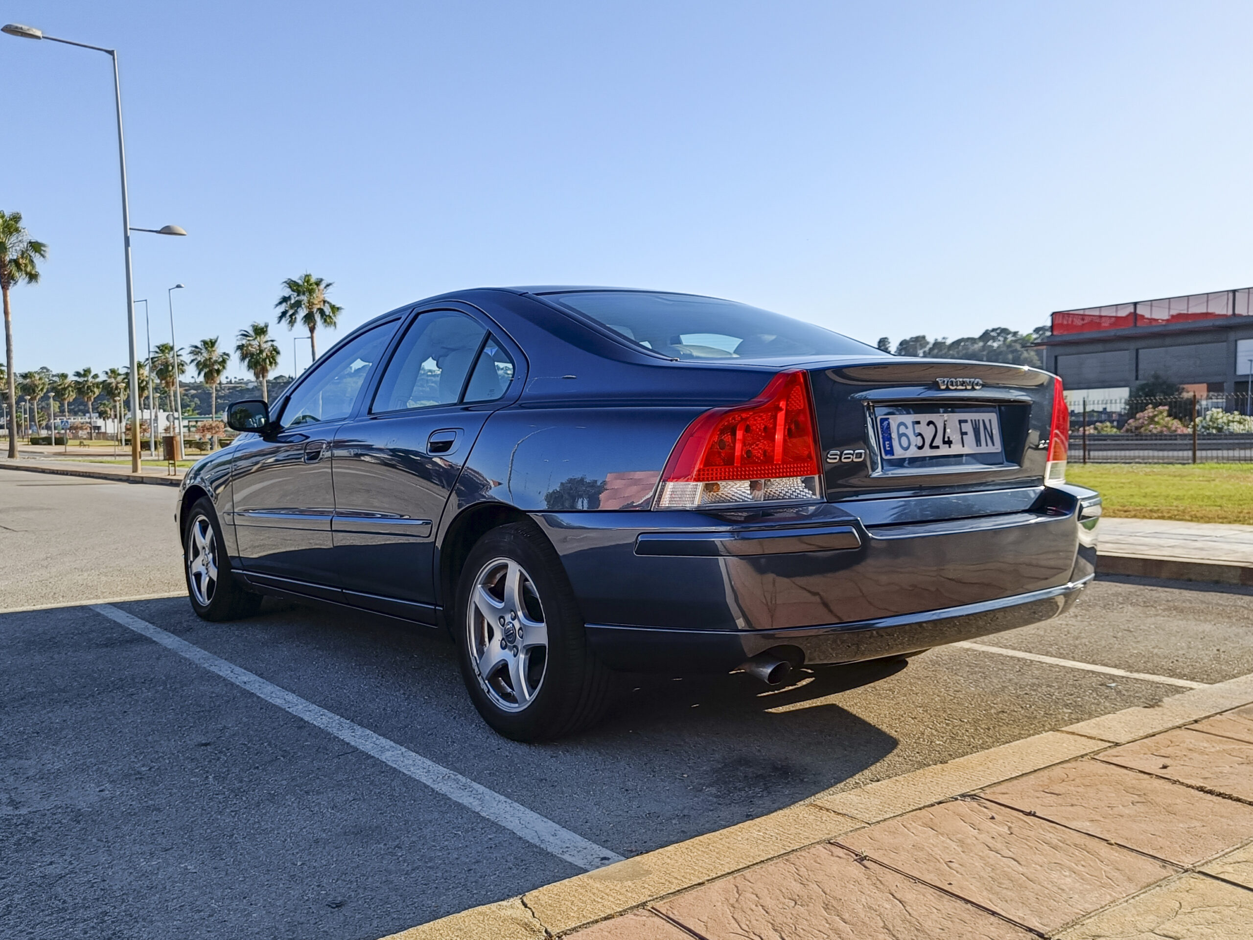 VOLVO S60 2.4 – 170 cv – 2007 – Gasolina – Automatico – desde 137€/mes