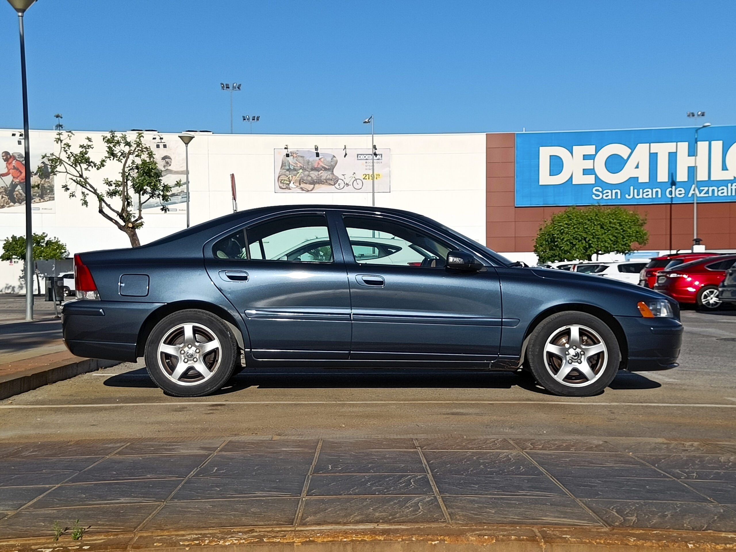 VOLVO S60 2.4 – 170 cv – 2007 – Gasolina – Automatico – desde 137€/mes