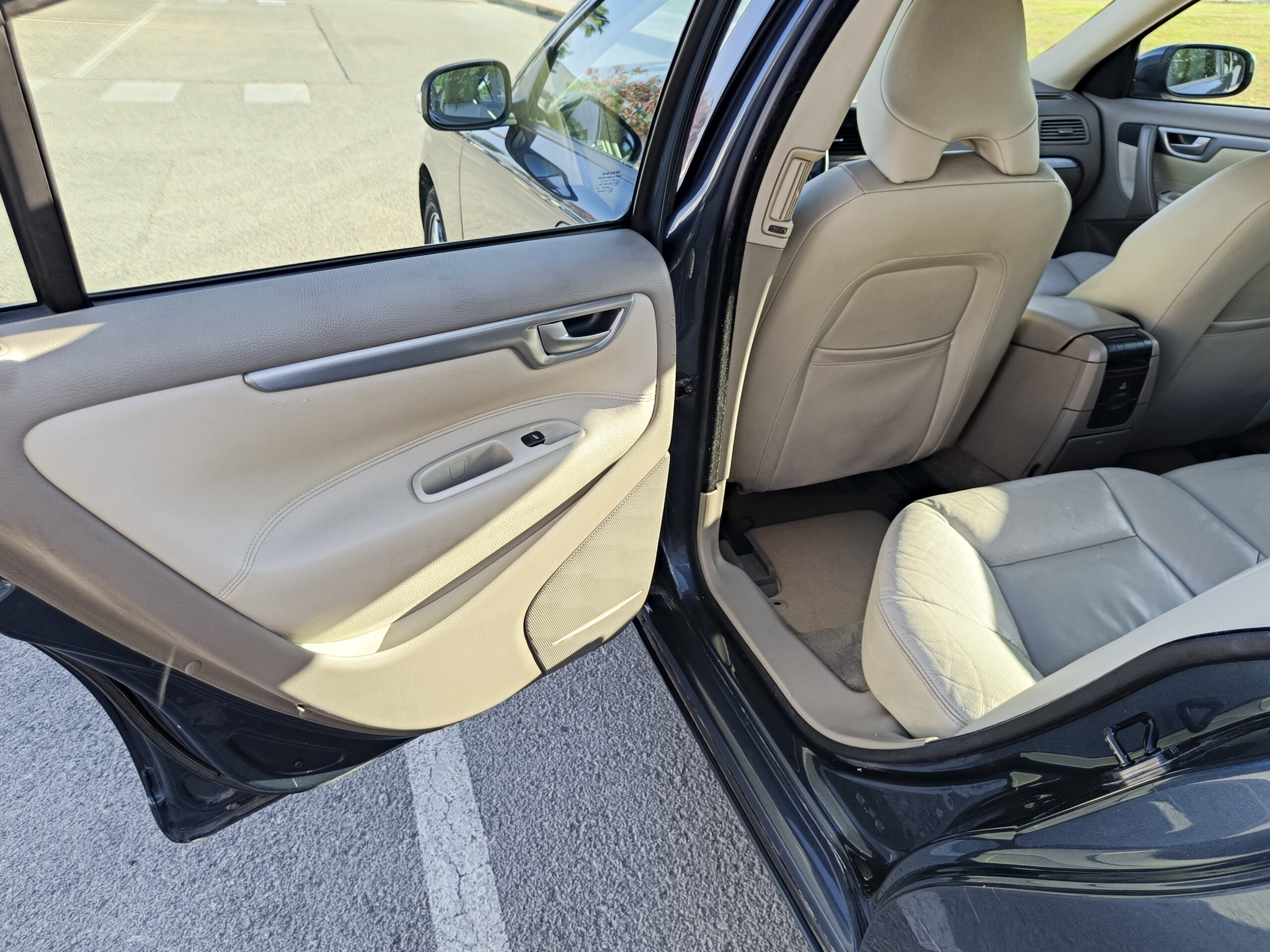 VOLVO S60 2.4 – 170 cv – 2007 – Gasolina – Automatico – desde 137€/mes