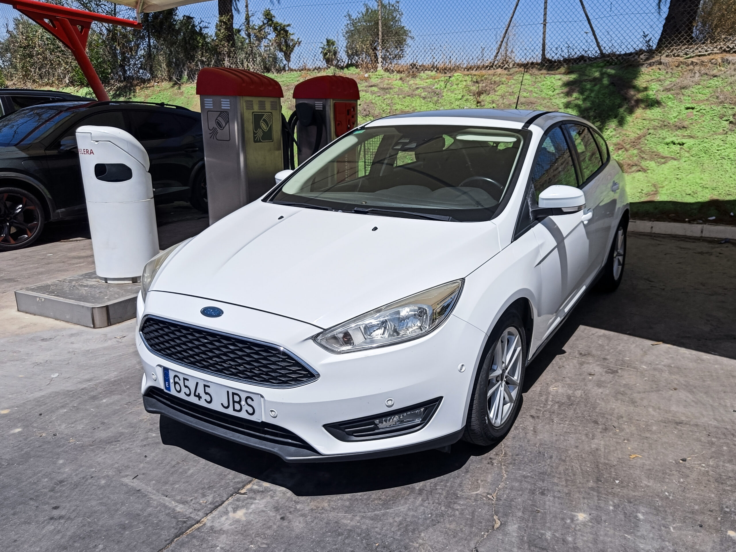 FORD FOCUS 1.0 ECOBOOST _ 125 cv _ 2015 _ 105.000 kms _ Gasolina _ desde 171€/mes _ hasta 600€ de descuento