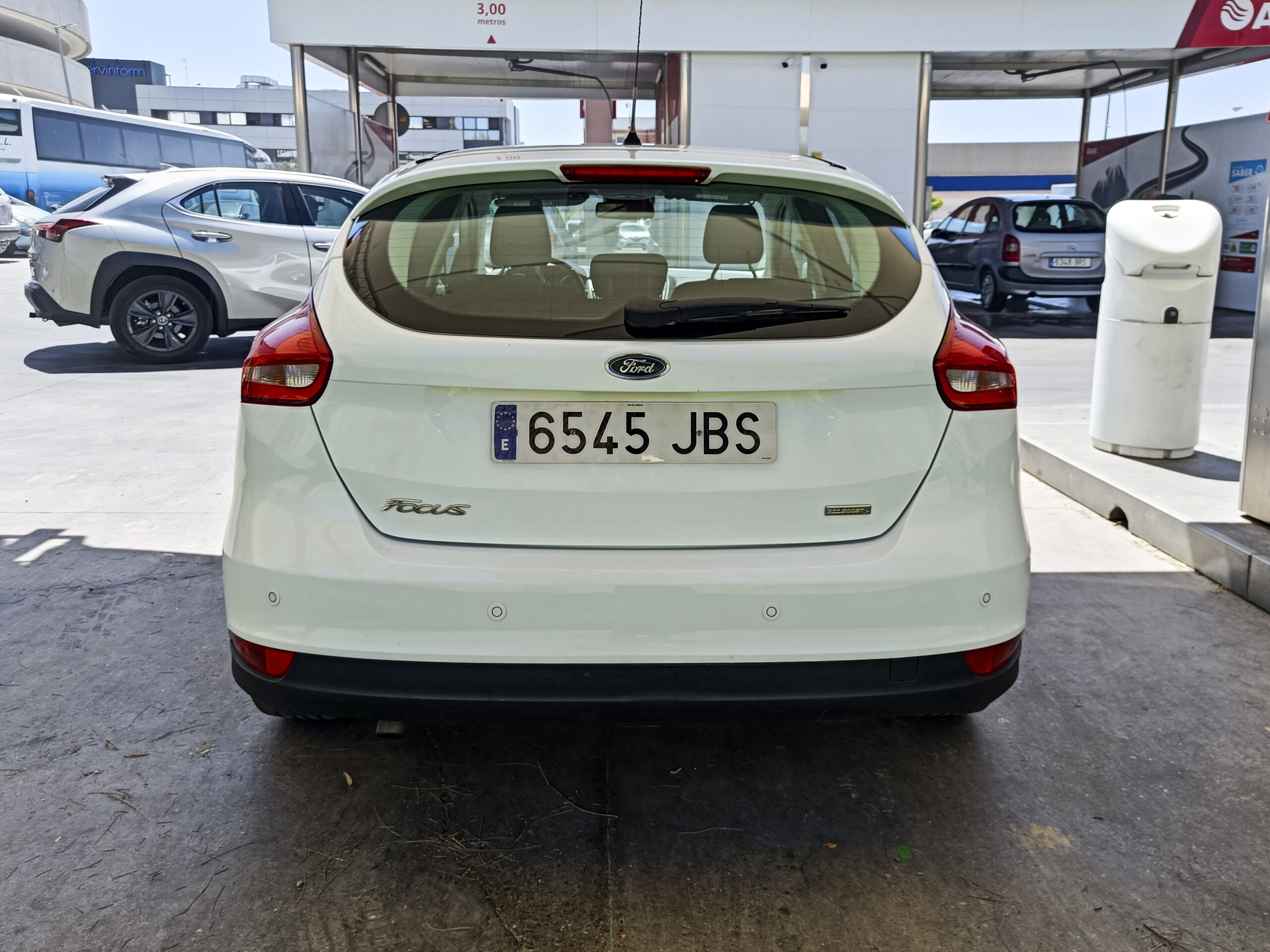 FORD FOCUS 1.0 ECOBOOST _ 125 cv _ 2015 _ 105.000 kms _ Gasolina _ desde 171€/mes _ hasta 600€ de descuento