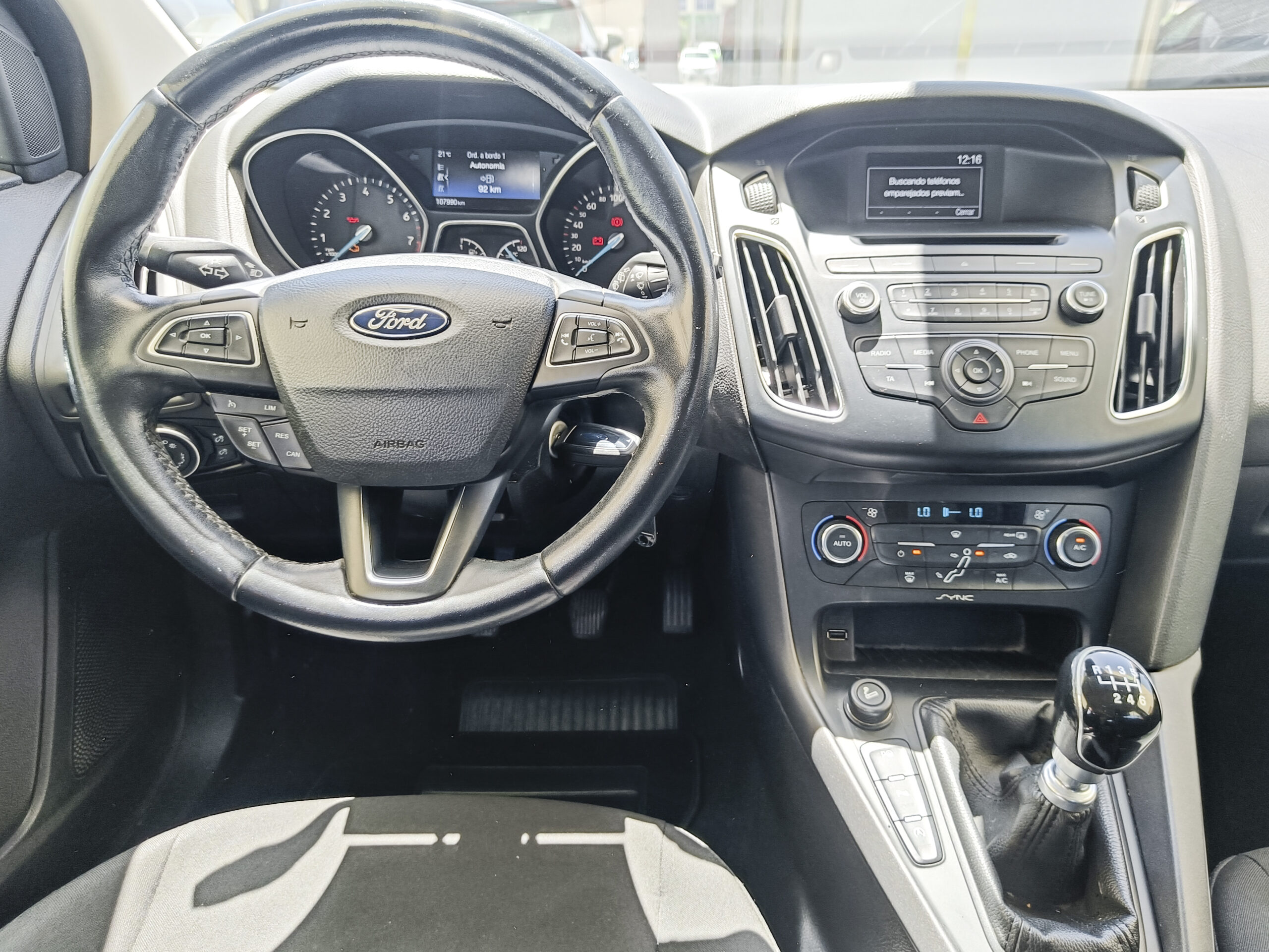 FORD FOCUS 1.0 ECOBOOST _ 125 cv _ 2015 _ 105.000 kms _ Gasolina _ desde 171€/mes _ hasta 600€ de descuento