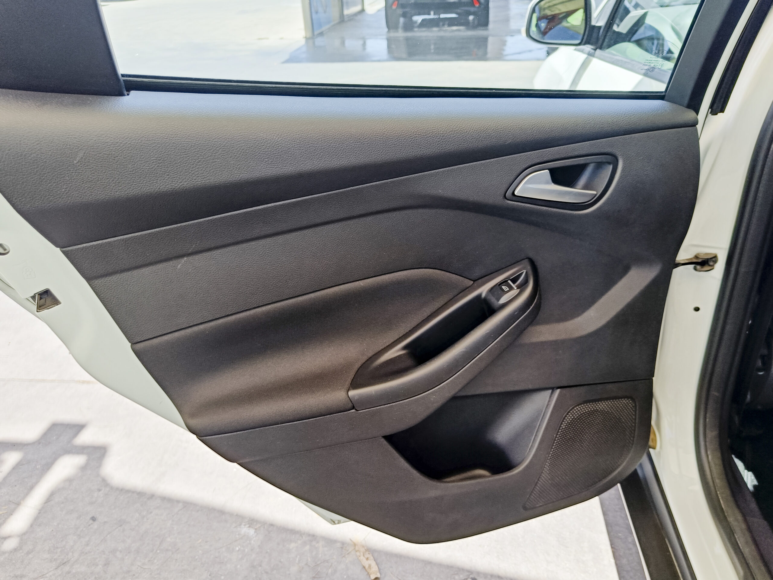 FORD FOCUS 1.0 ECOBOOST _ 125 cv _ 2015 _ 105.000 kms _ Gasolina _ desde 171€/mes _ hasta 600€ de descuento