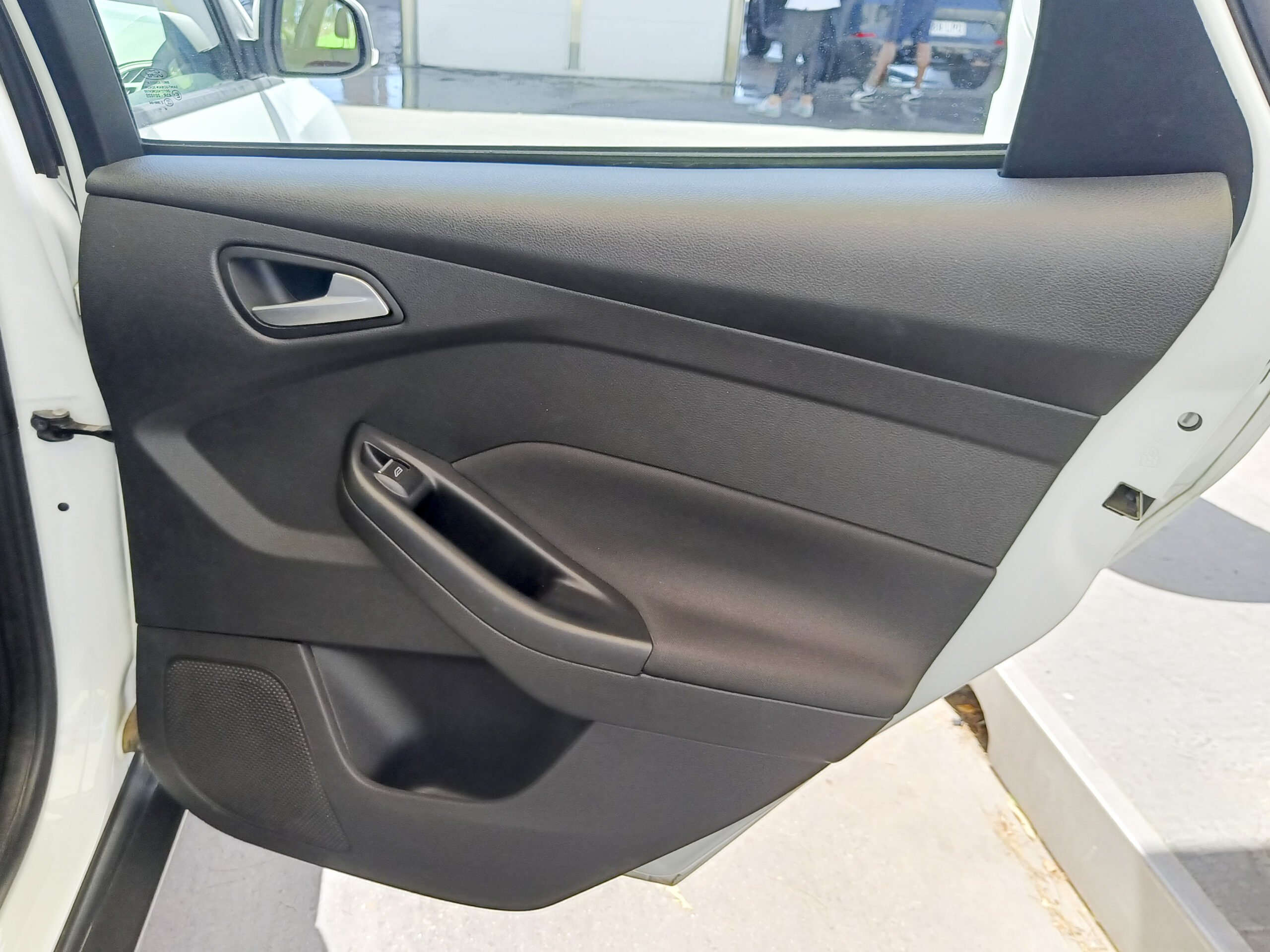 FORD FOCUS 1.0 ECOBOOST _ 125 cv _ 2015 _ 105.000 kms _ Gasolina _ desde 171€/mes _ hasta 600€ de descuento