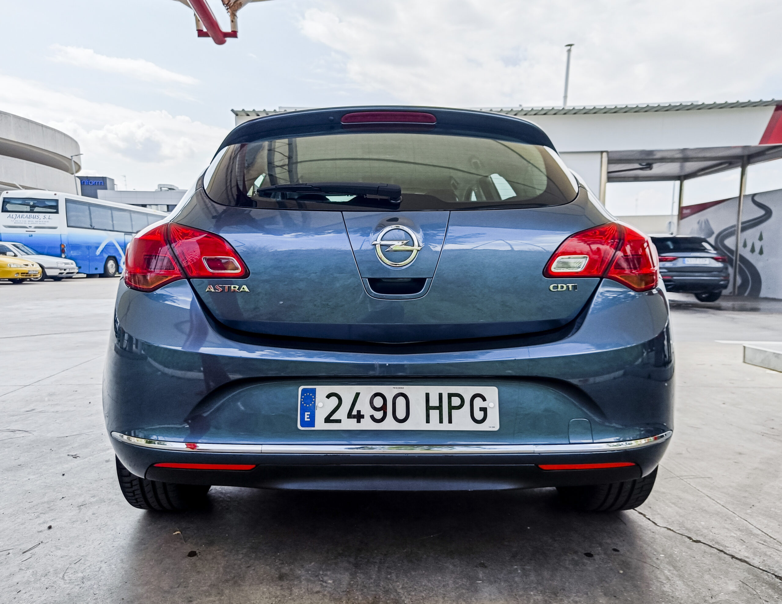 OPEL ASTRA 1.7CDTI S/S SELECTIVE _ 110 cv _ 2013 _ 87.000 kms _ Diesel _ desde 153€/mes _ hasta 500€ descuento