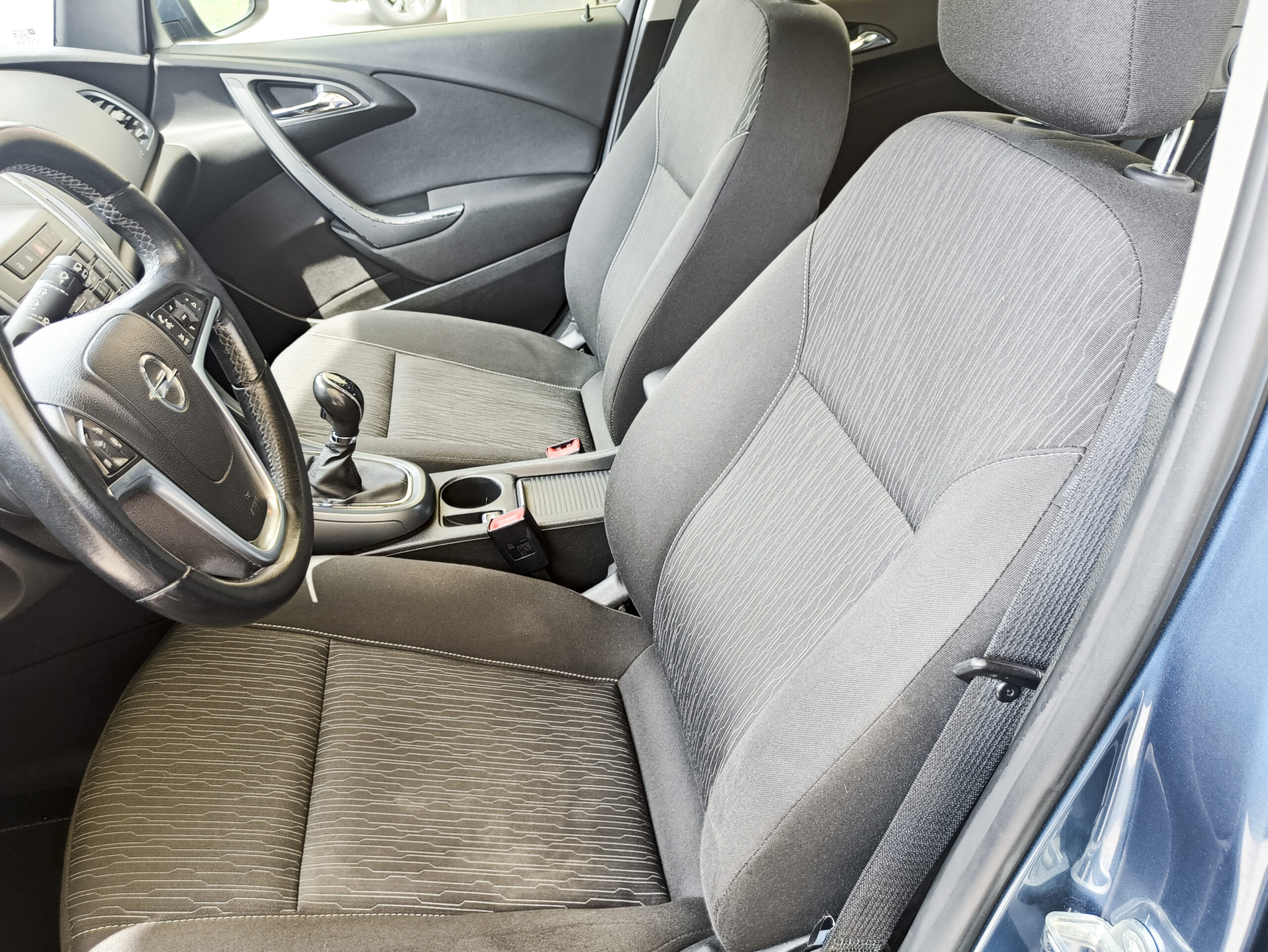 OPEL ASTRA 1.7CDTI S/S SELECTIVE _ 110 cv _ 2013 _ 87.000 kms _ Diesel _ desde 153€/mes _ hasta 500€ descuento