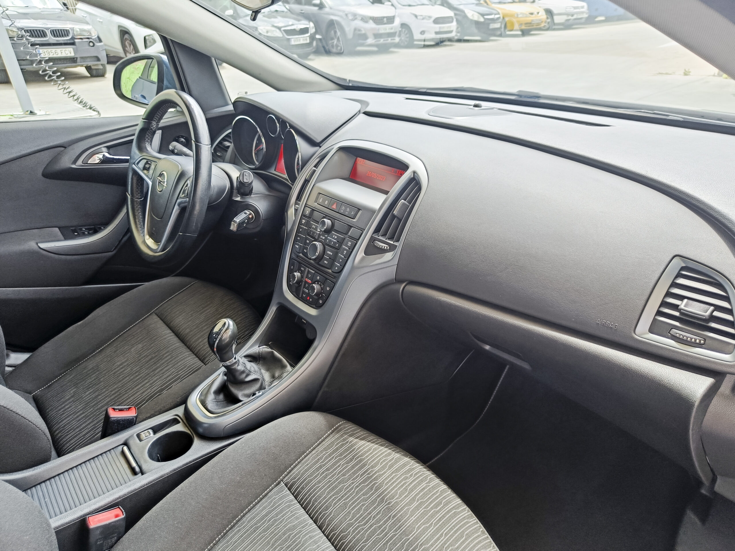 OPEL ASTRA 1.7CDTI S/S SELECTIVE _ 110 cv _ 2013 _ 87.000 kms _ Diesel _ desde 153€/mes _ hasta 500€ descuento