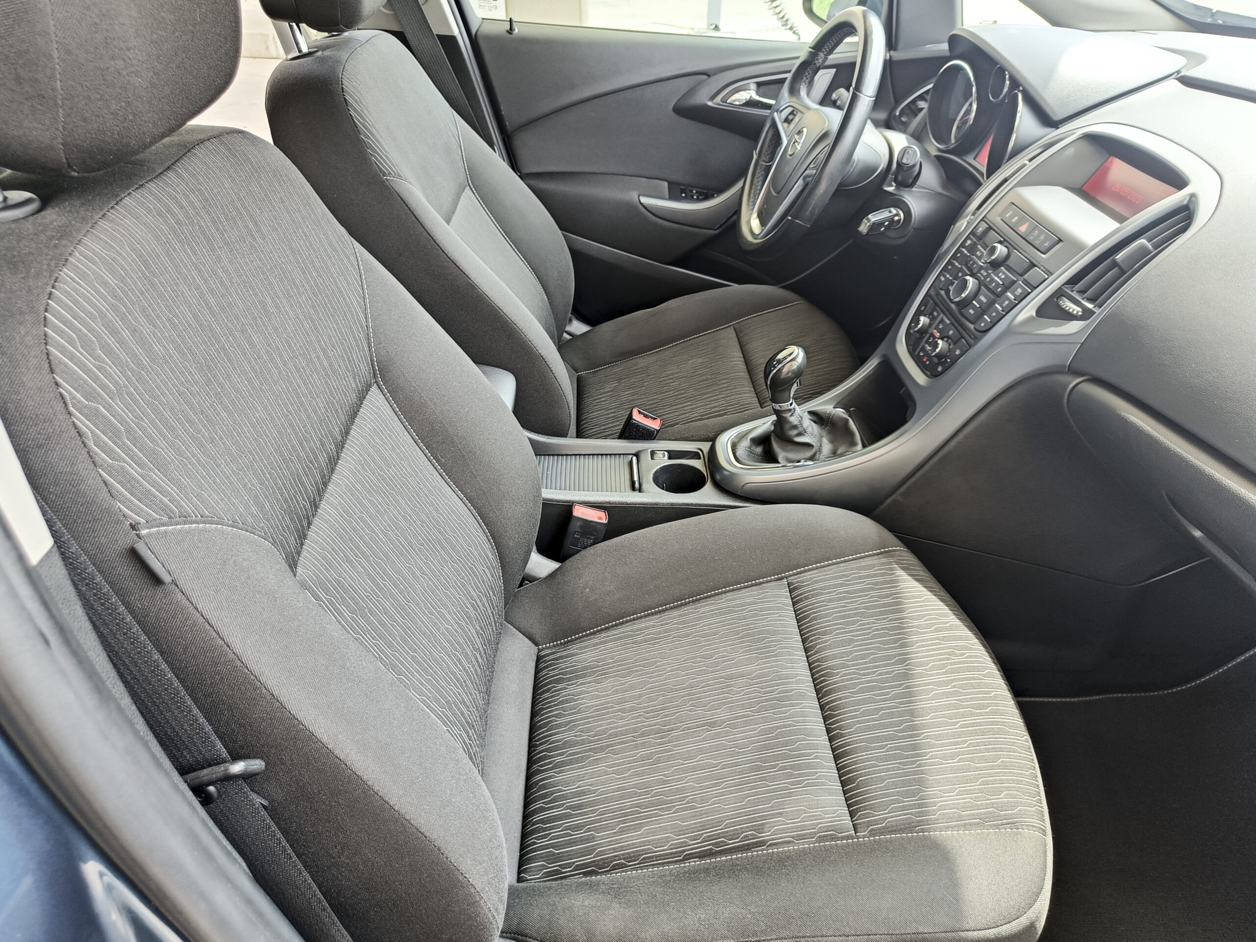 OPEL ASTRA 1.7CDTI S/S SELECTIVE _ 110 cv _ 2013 _ 87.000 kms _ Diesel _ desde 153€/mes _ hasta 500€ descuento