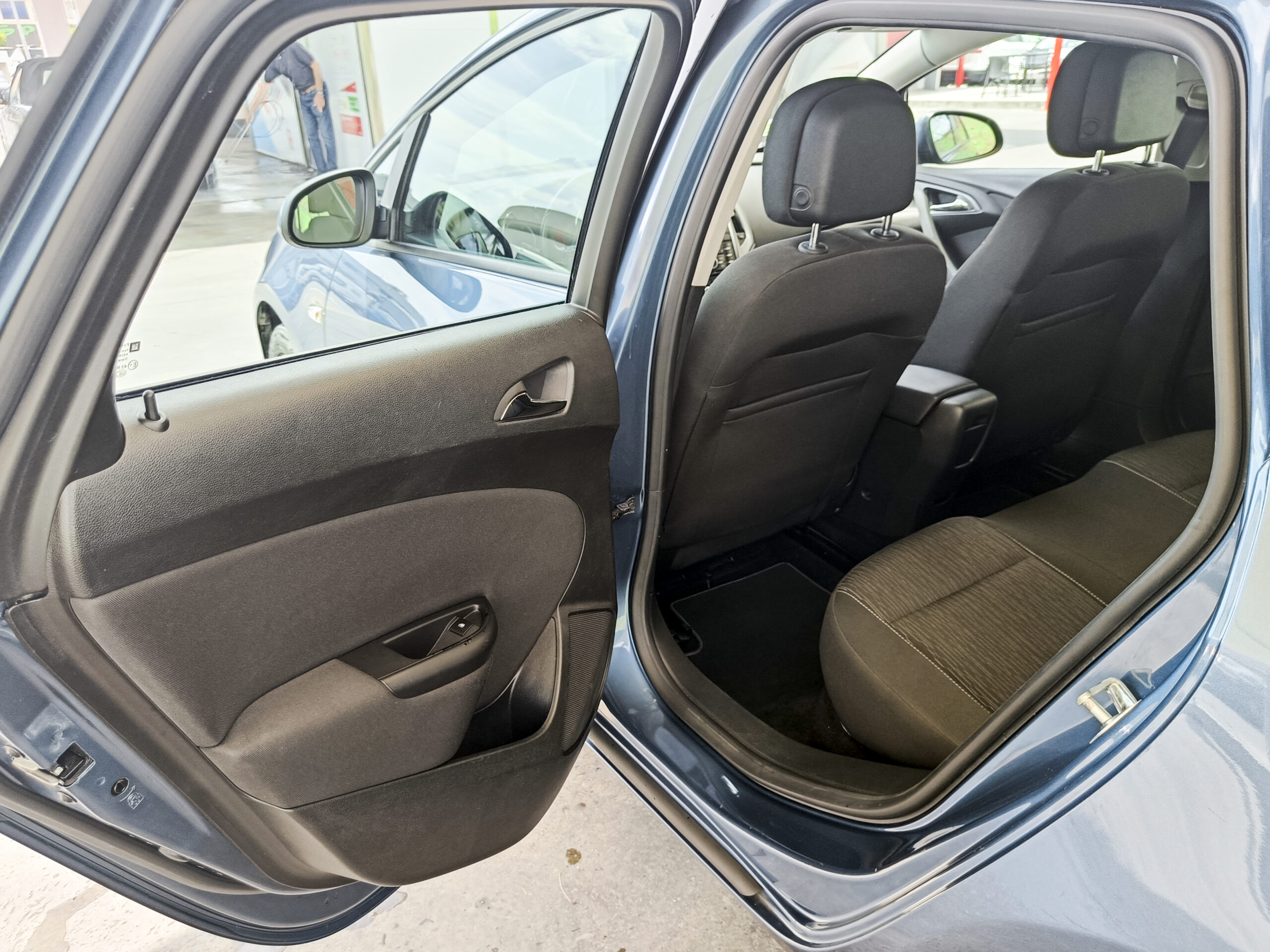 OPEL ASTRA 1.7CDTI S/S SELECTIVE _ 110 cv _ 2013 _ 87.000 kms _ Diesel _ desde 153€/mes _ hasta 500€ descuento