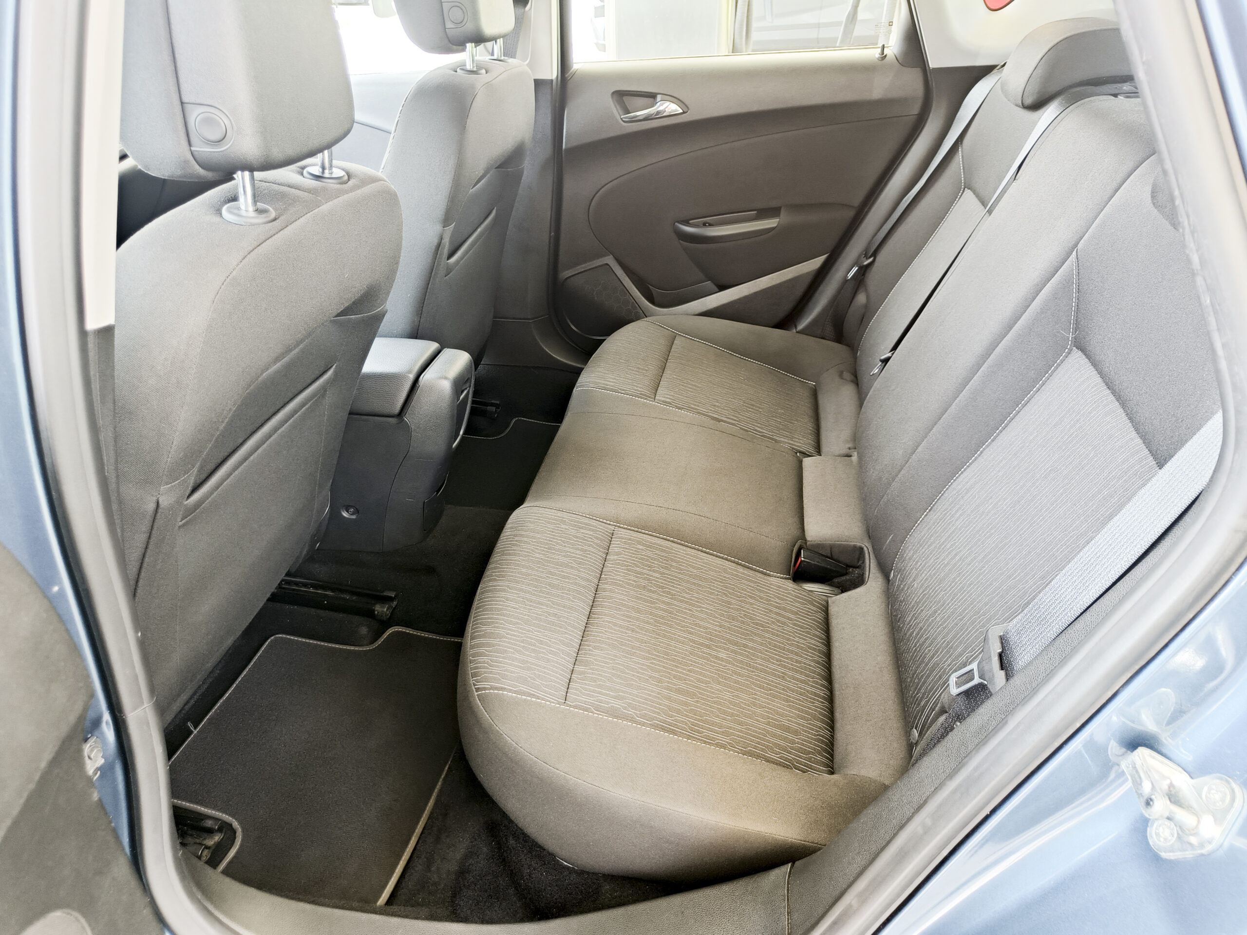 OPEL ASTRA 1.7CDTI S/S SELECTIVE _ 110 cv _ 2013 _ 87.000 kms _ Diesel _ desde 153€/mes _ hasta 500€ descuento