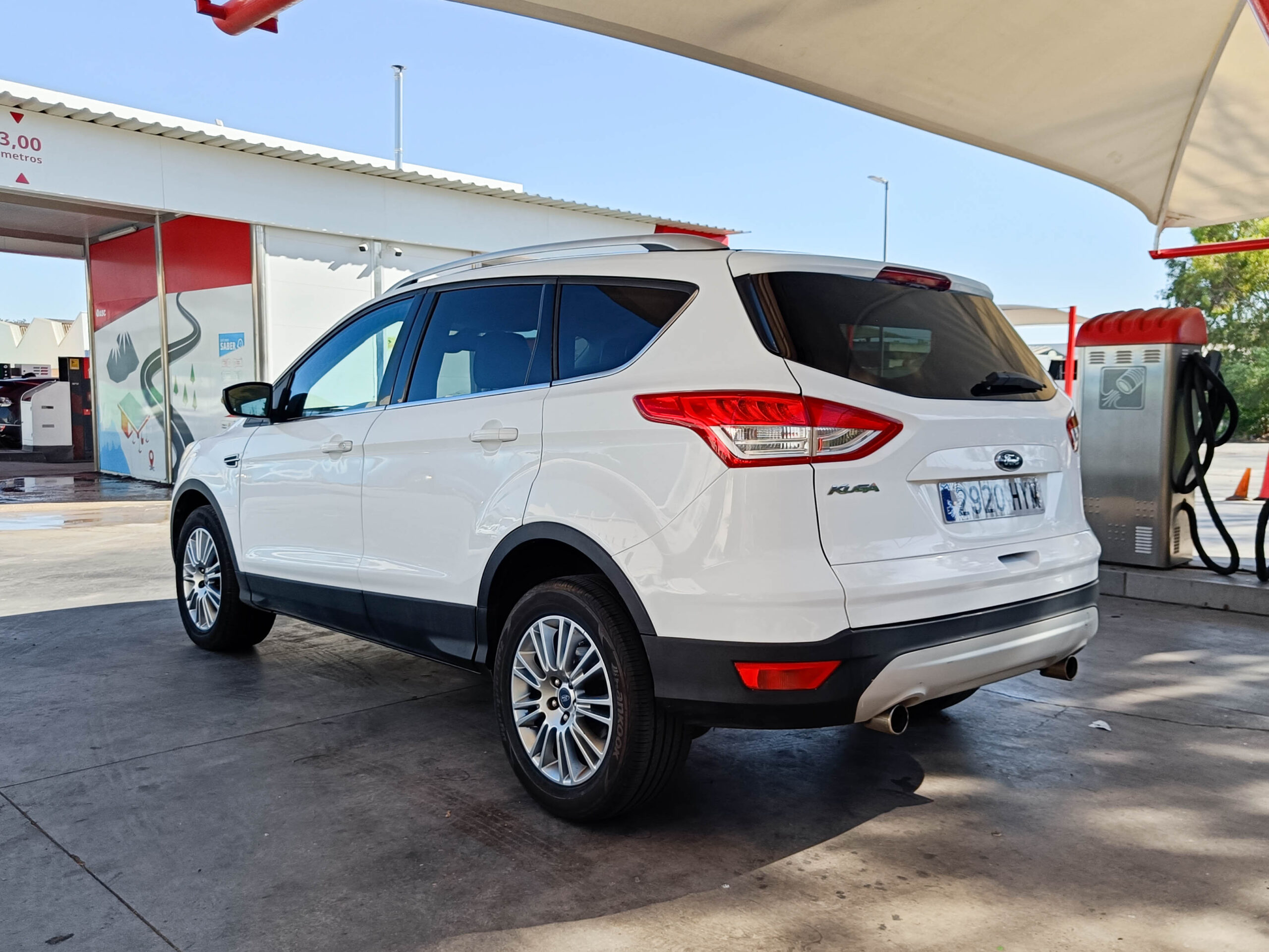 FORD KUGA 2.0TDCI TITANIUM 2WD _ 140 cv _ 2014 _ 189.000 kms _ Diesel _ desde 169€/mes _ hasta 600€ descuento