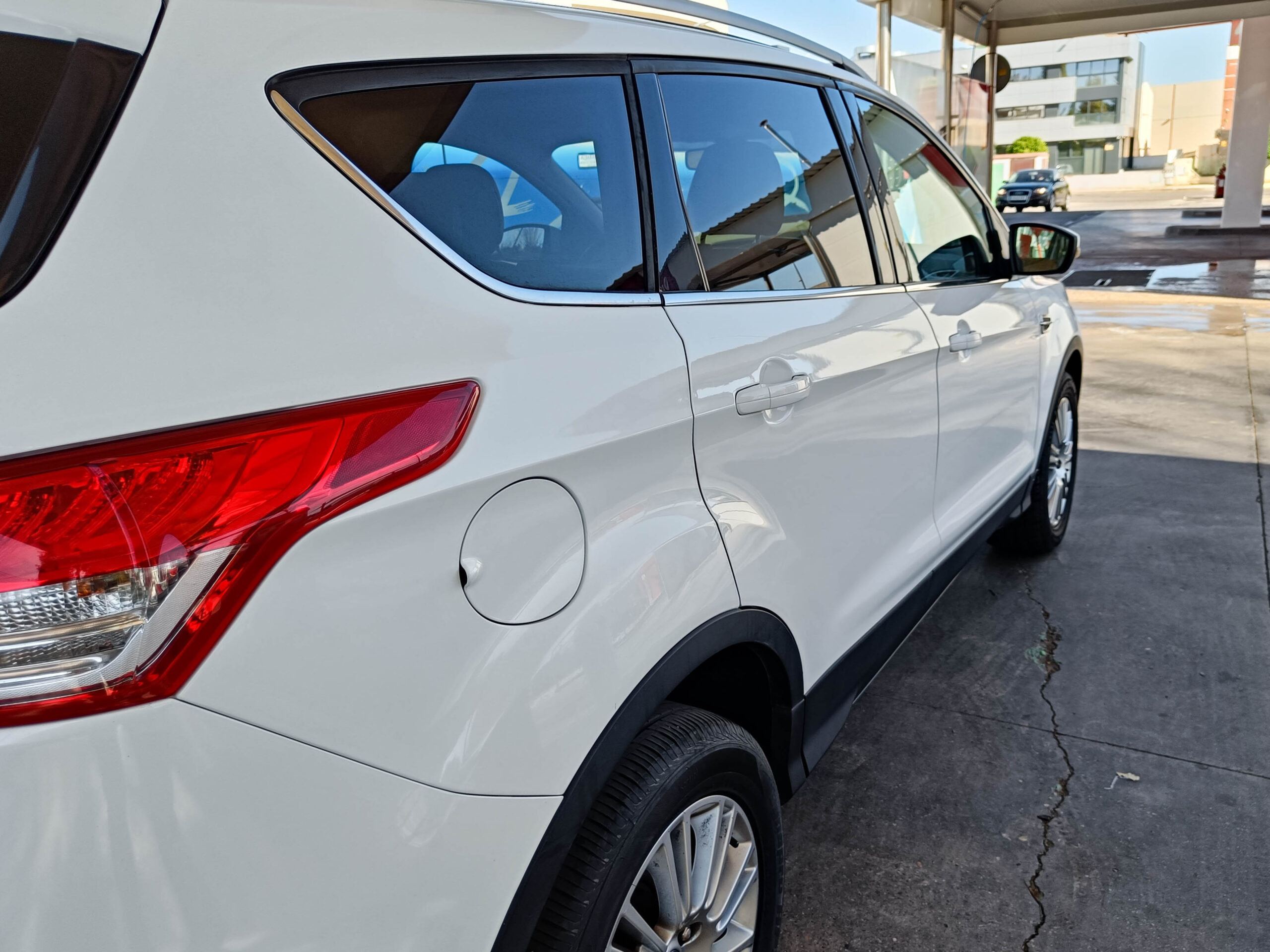 FORD KUGA 2.0TDCI TITANIUM 2WD _ 140 cv _ 2014 _ 189.000 kms _ Diesel _ desde 169€/mes _ hasta 600€ descuento