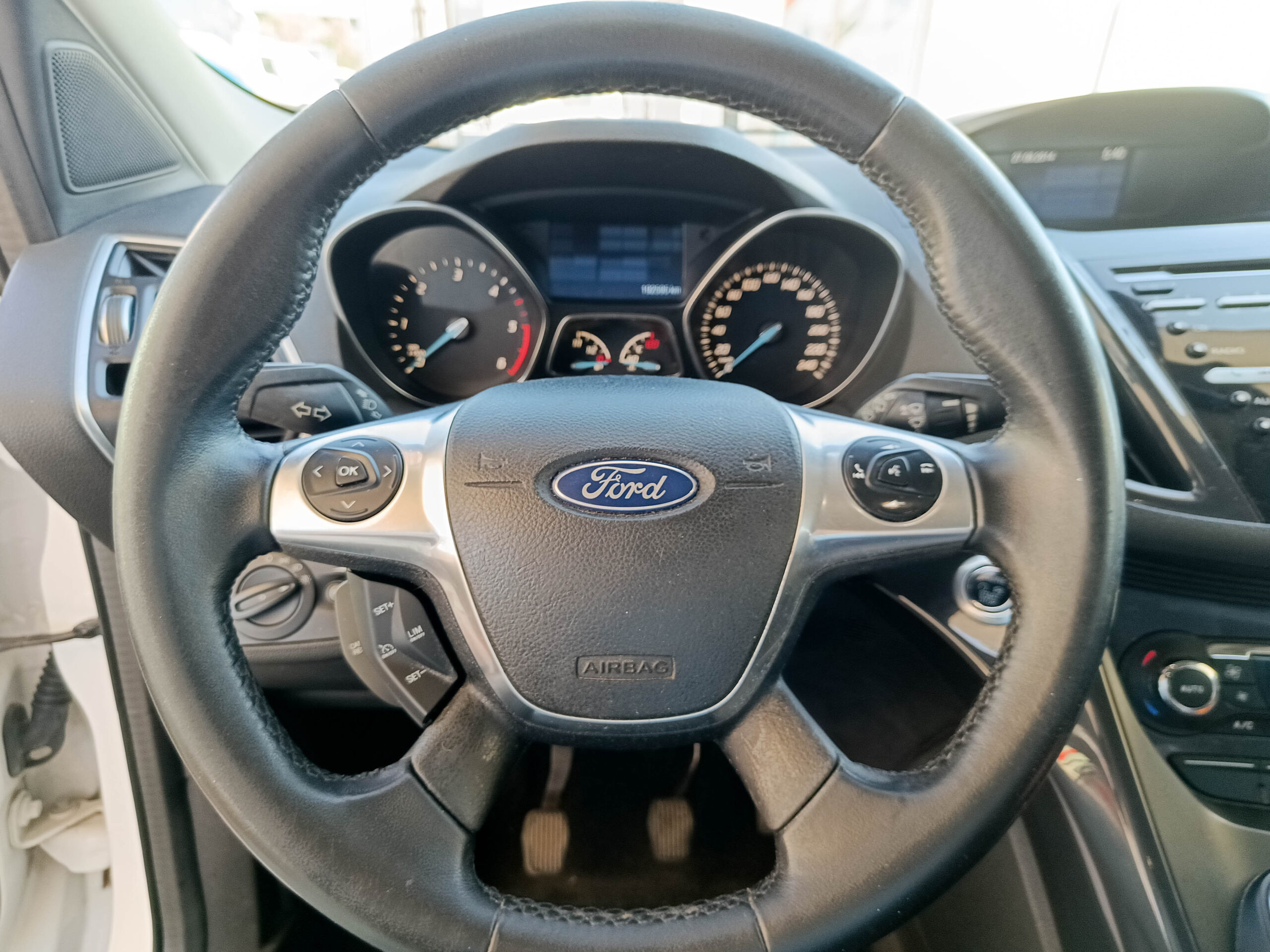 FORD KUGA 2.0TDCI TITANIUM 2WD _ 140 cv _ 2014 _ 189.000 kms _ Diesel _ desde 169€/mes _ hasta 600€ descuento