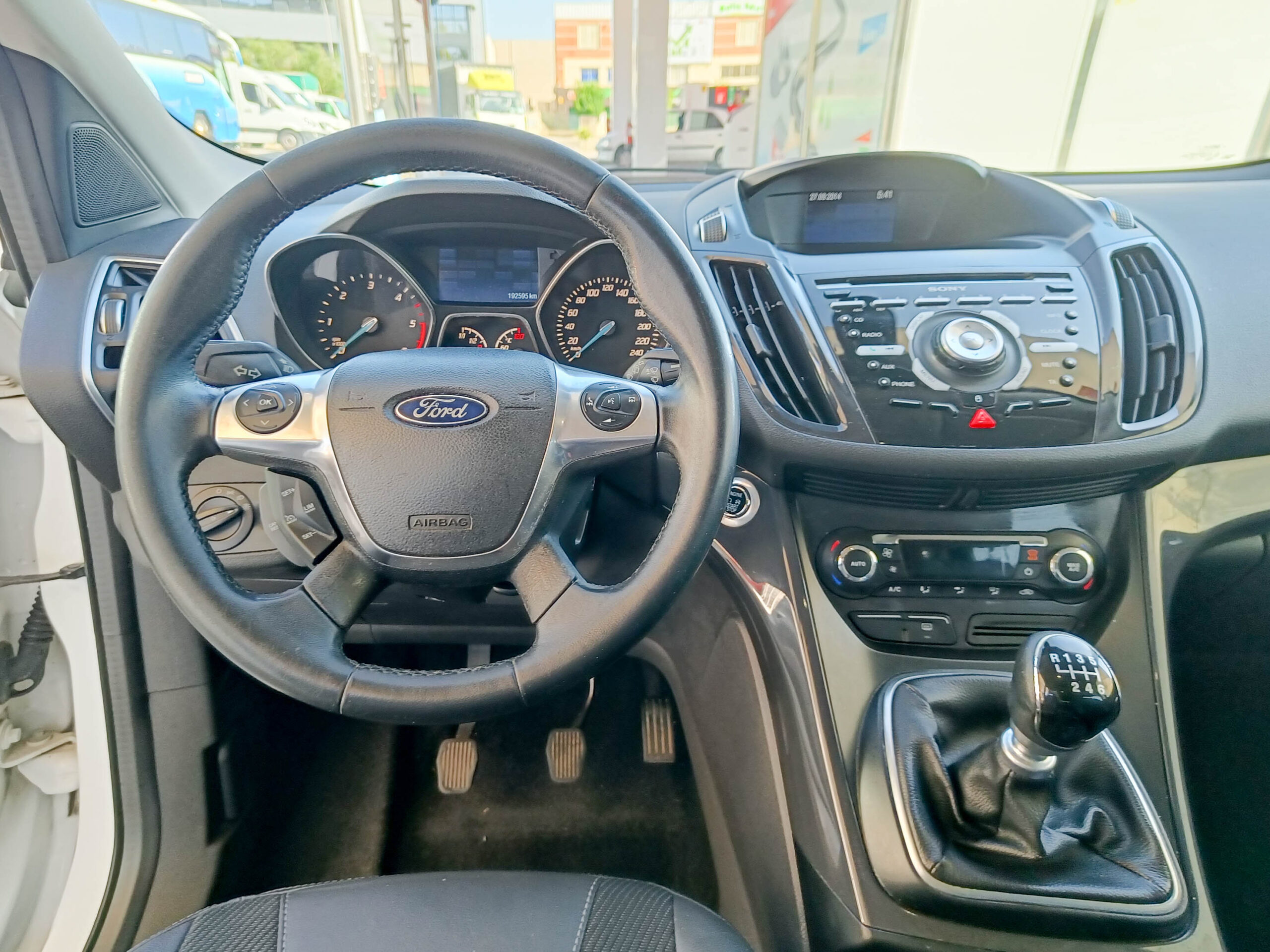 FORD KUGA 2.0TDCI TITANIUM 2WD _ 140 cv _ 2014 _ 189.000 kms _ Diesel _ desde 169€/mes _ hasta 600€ descuento