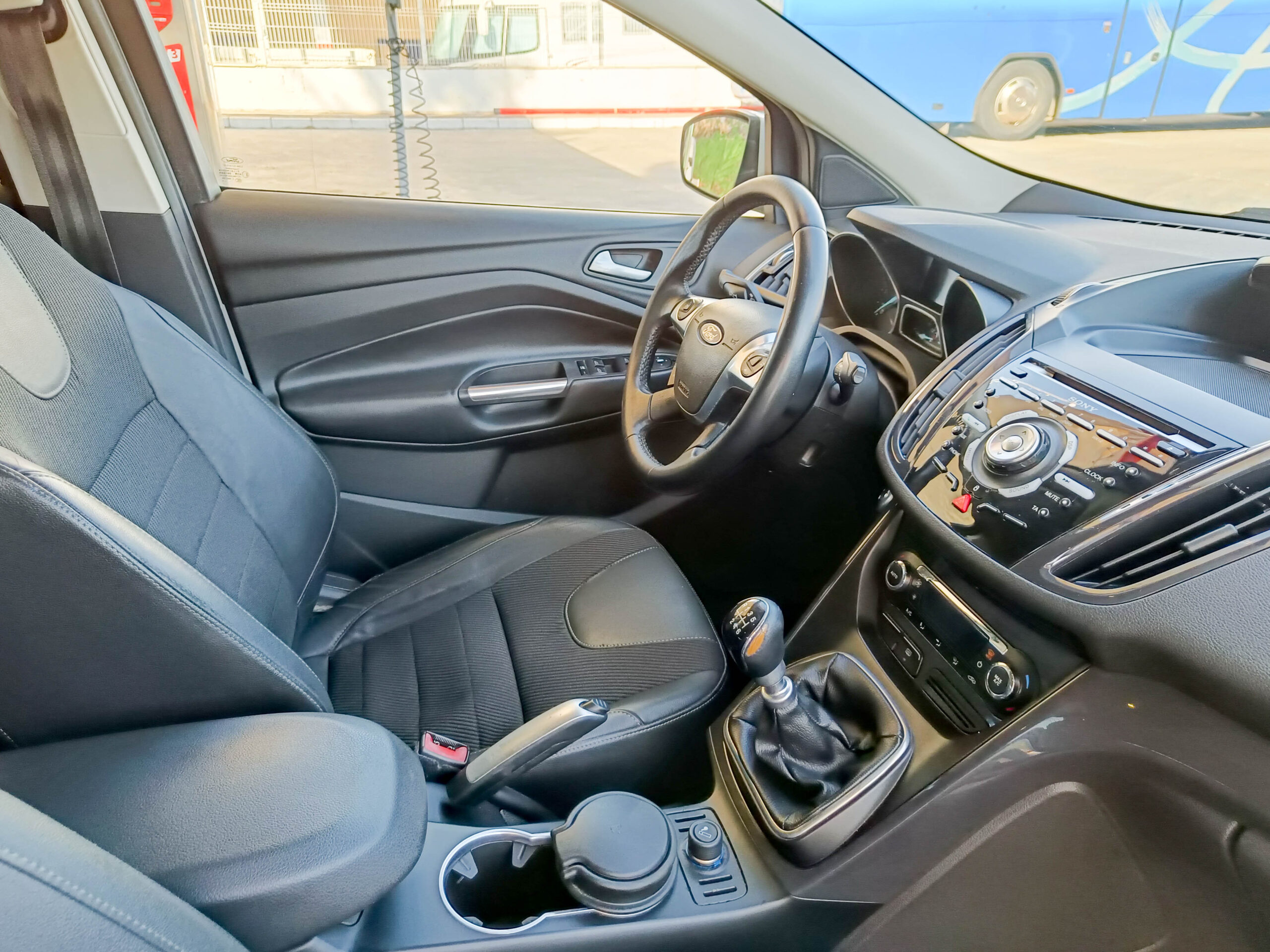 FORD KUGA 2.0TDCI TITANIUM 2WD _ 140 cv _ 2014 _ 189.000 kms _ Diesel _ desde 169€/mes _ hasta 600€ descuento