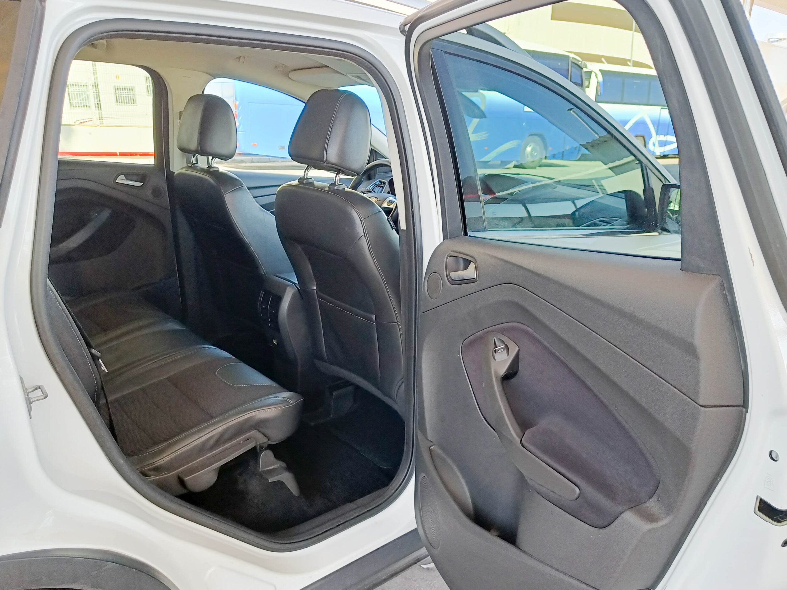 FORD KUGA 2.0TDCI TITANIUM 2WD _ 140 cv _ 2014 _ 189.000 kms _ Diesel _ desde 169€/mes _ hasta 600€ descuento