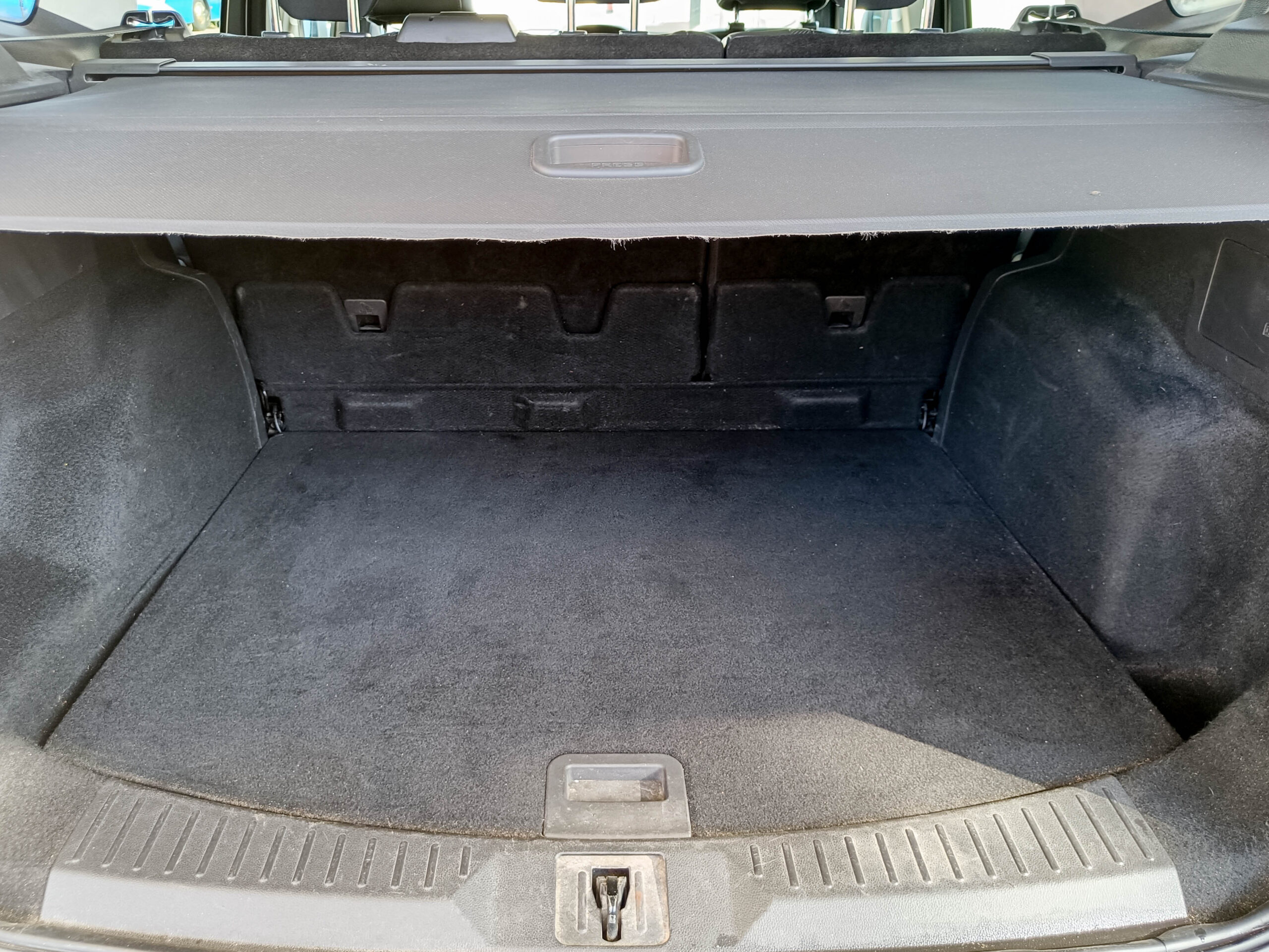 FORD KUGA 2.0TDCI TITANIUM 2WD _ 140 cv _ 2014 _ 189.000 kms _ Diesel _ desde 169€/mes _ hasta 600€ descuento