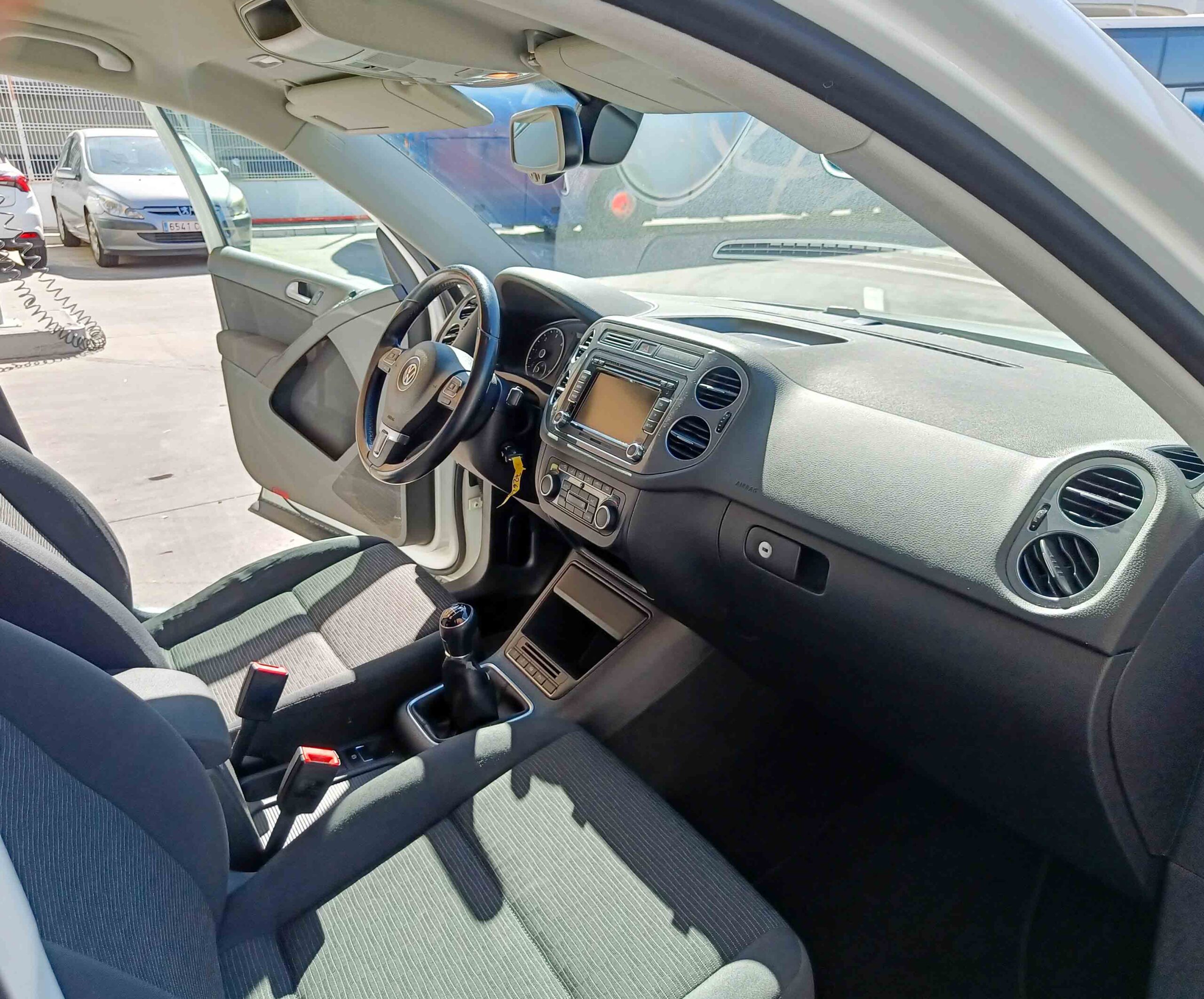 VOLKSWAGEN TIGUAN 2.0 TDI _ 140 CV _ 2014 _ 239.000 KMS _ DIESEL _ desde 170€/mes _ PRECIO AL CONTADO 11.990€ PRECIO FINANCIADO 11.490€