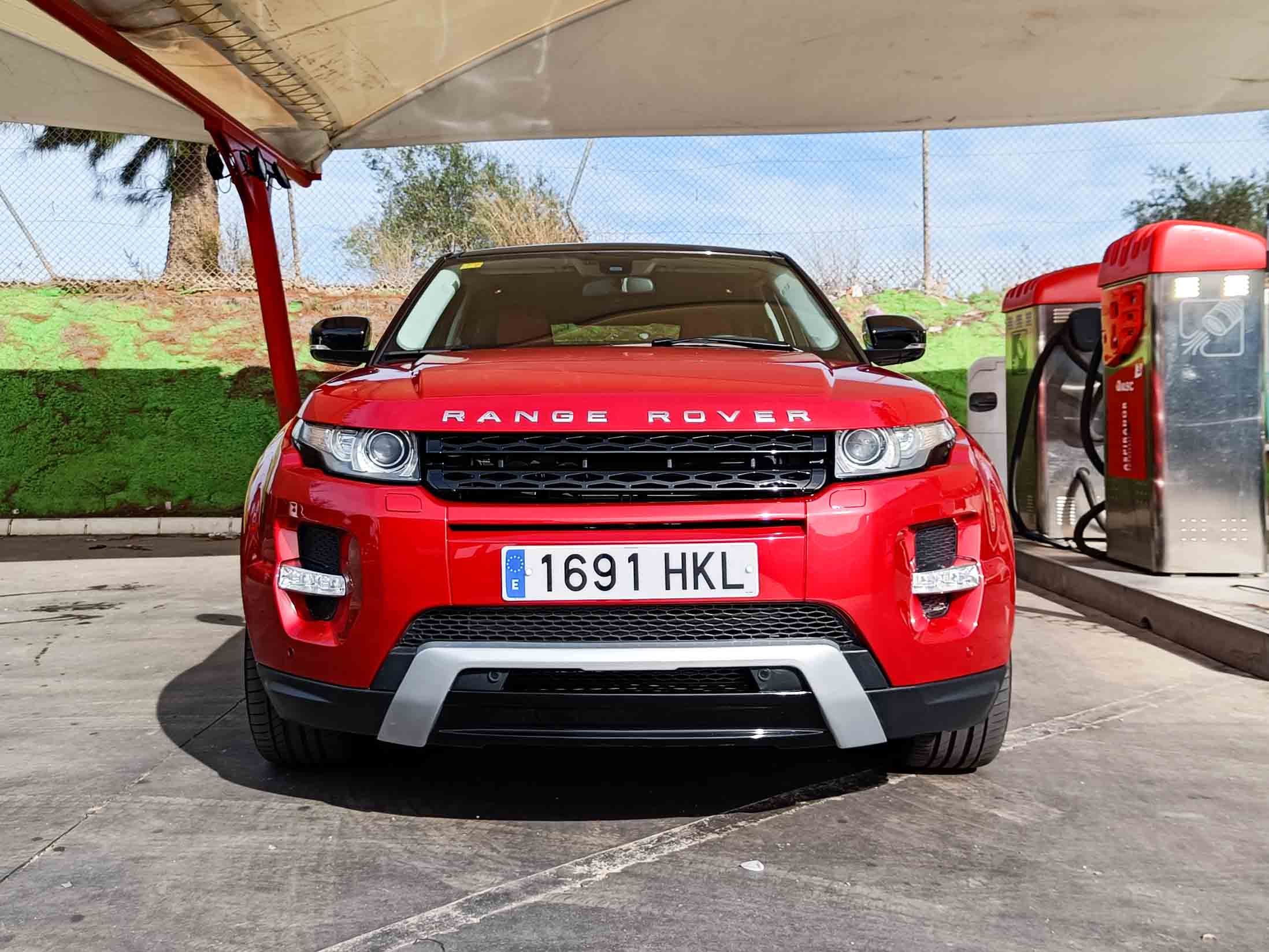 LAND-ROVER Range Rover Evoque I 2.2 TD4 PDF 4WD BVA6 AUT. _ 150 cv _ 2012 _ 23.000 kms _ PRECIO AL CONTADO: 23.990€ _ PRECIO FINANCIADO: 22.490