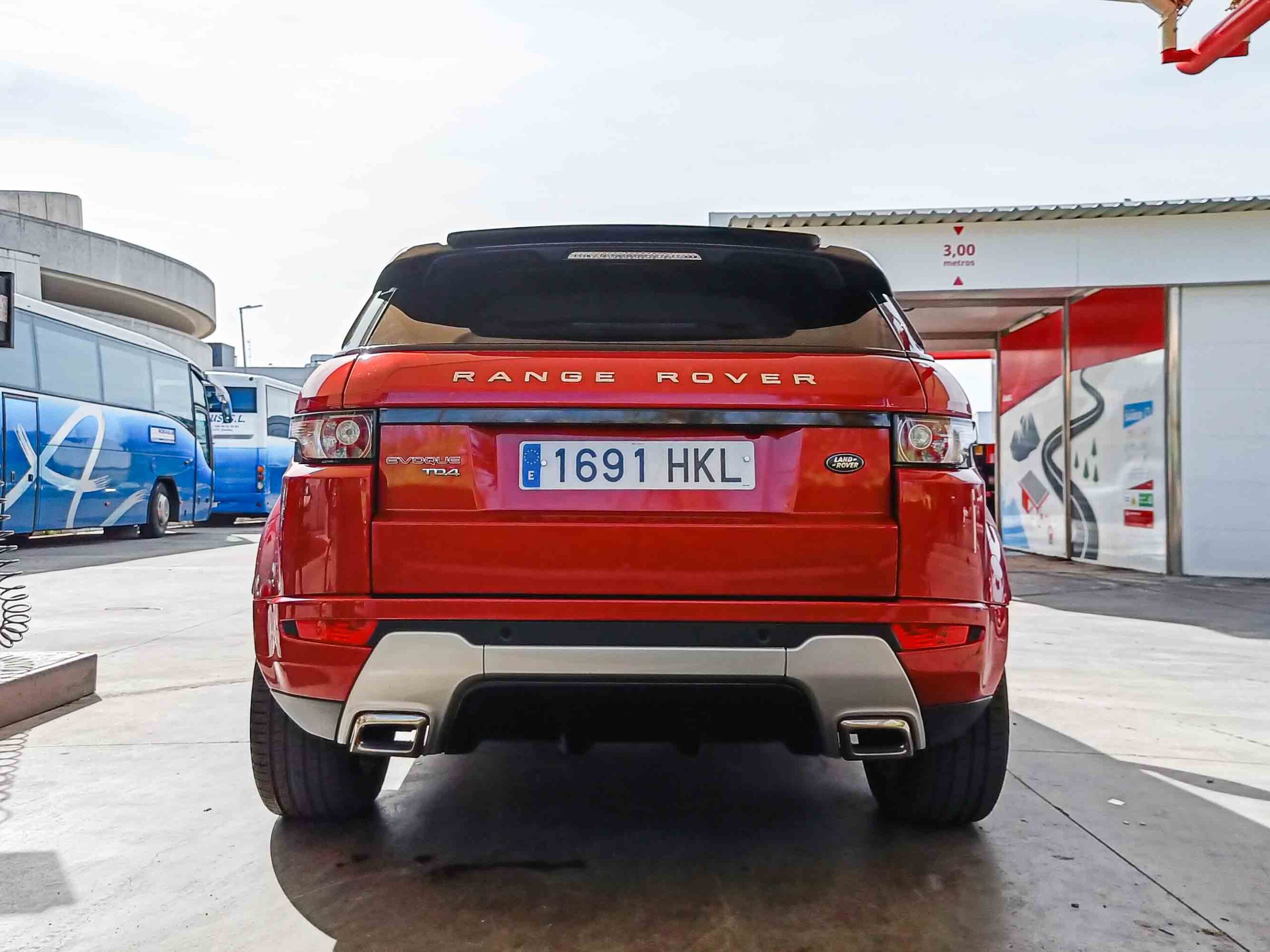 LAND-ROVER Range Rover Evoque I 2.2 TD4 PDF 4WD BVA6 AUT. _ 150 cv _ 2012 _ 23.000 kms _ PRECIO AL CONTADO: 23.990€ _ PRECIO FINANCIADO: 22.490